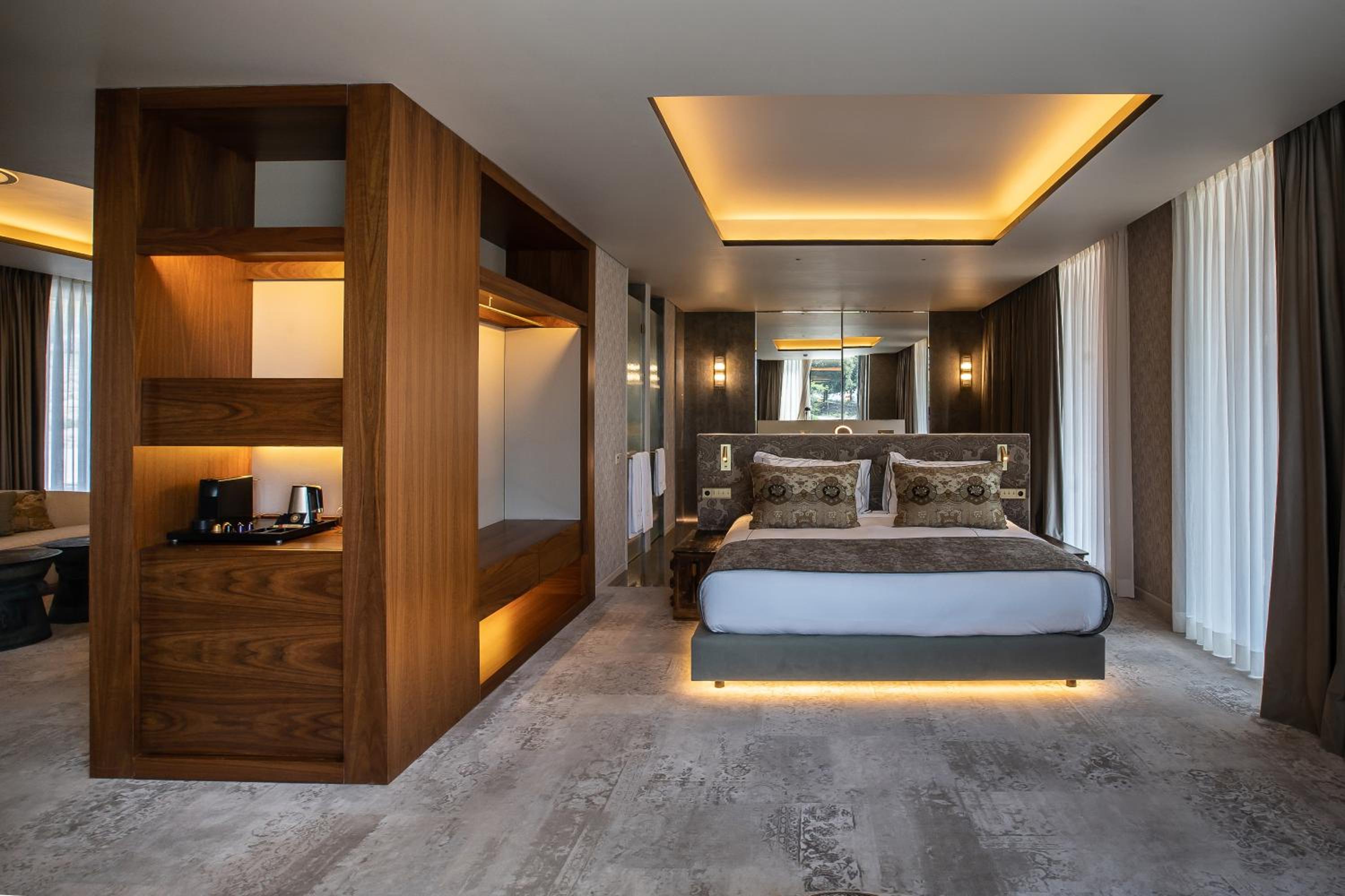 Signature Master Suite - Photo 4