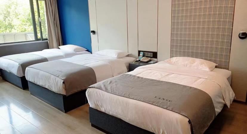Deluxe Triple Room photo 2