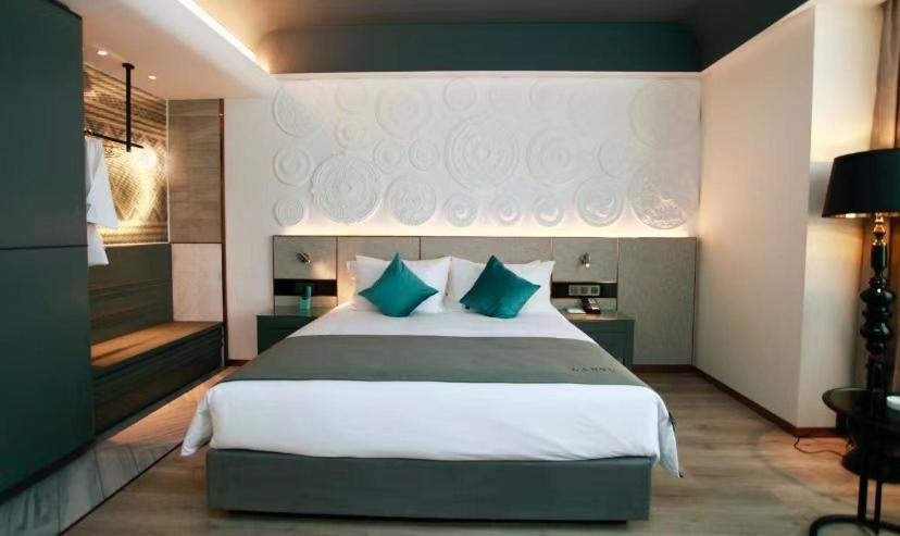 Business Suite  photo 3
