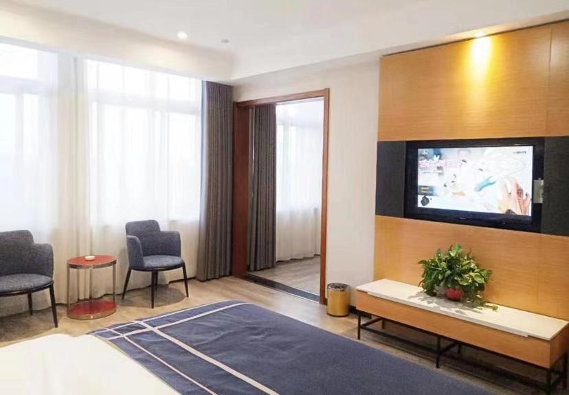 Lanou Twin Room with Mahjong photo 1