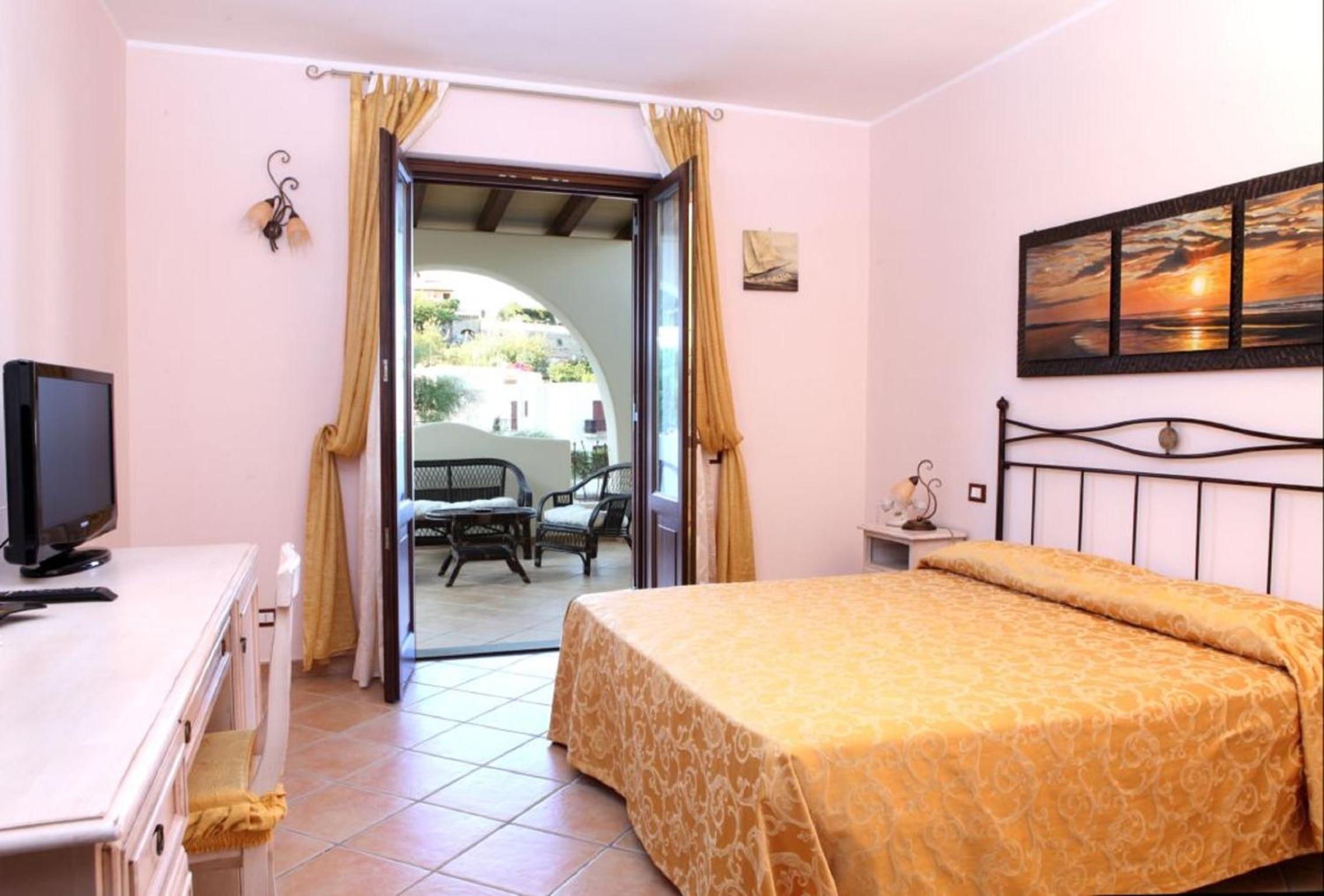 Double or Twin Room photo 2