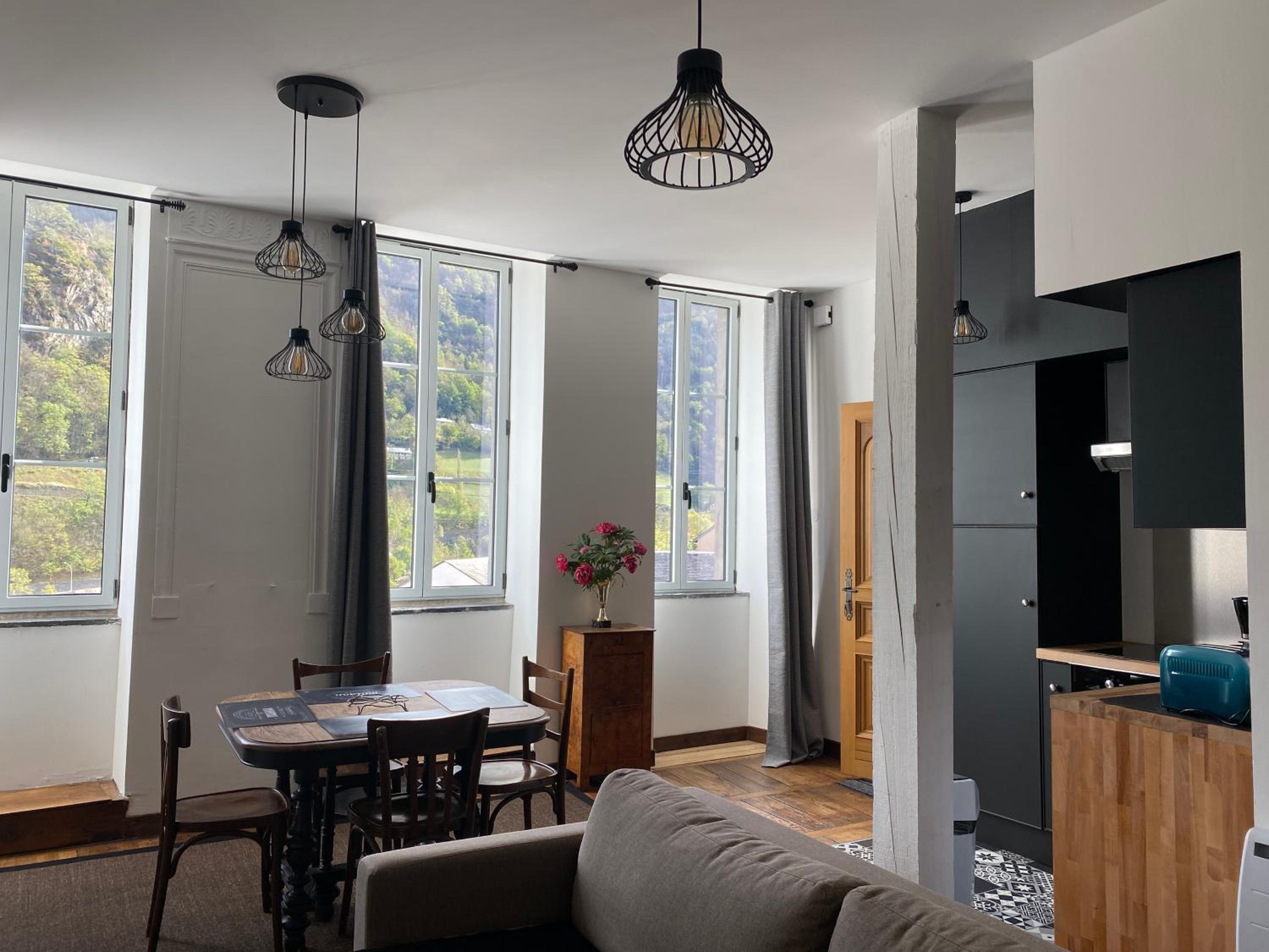 Apartment photo 2