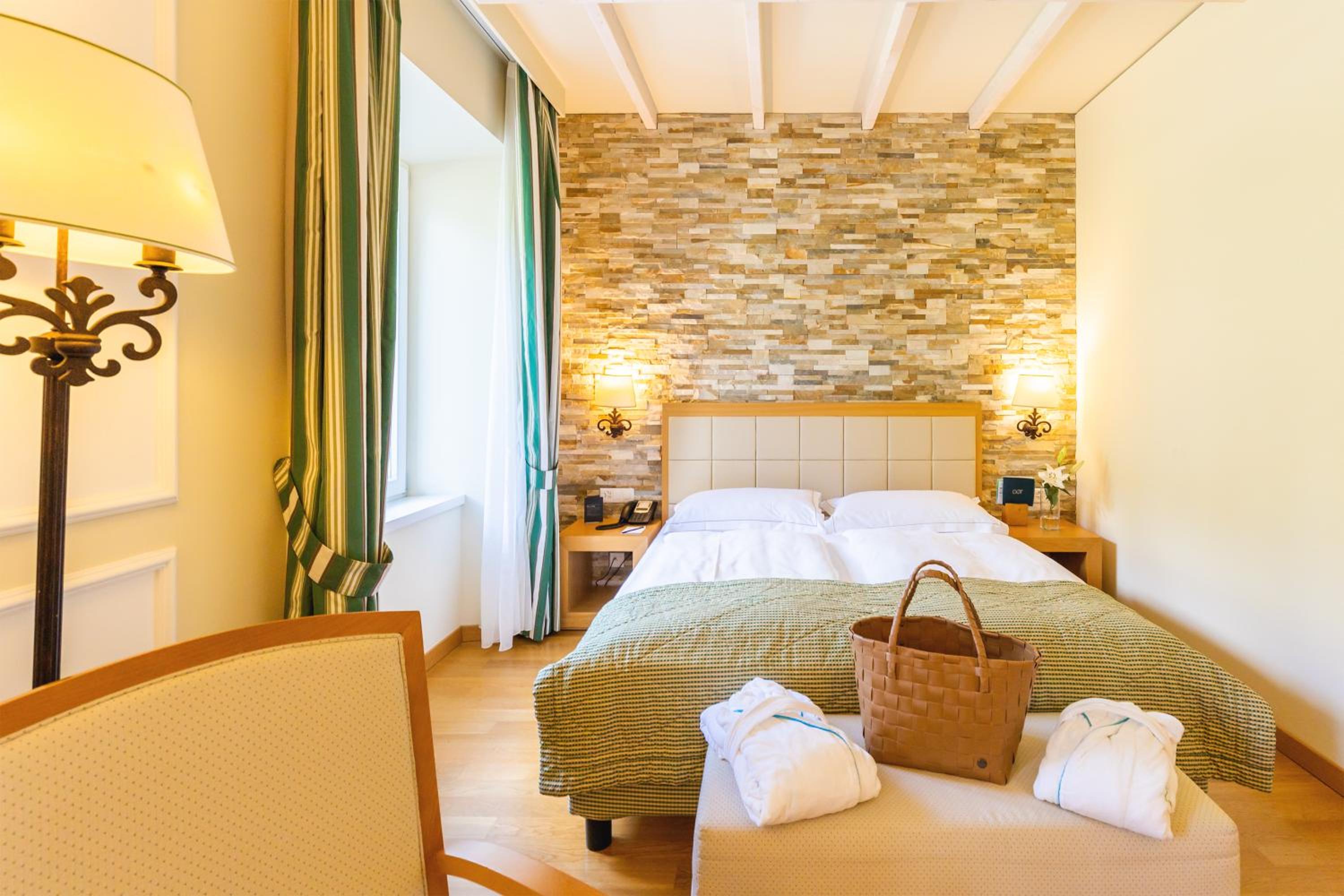 Comfort Double Room with Garden View - Photo 4
