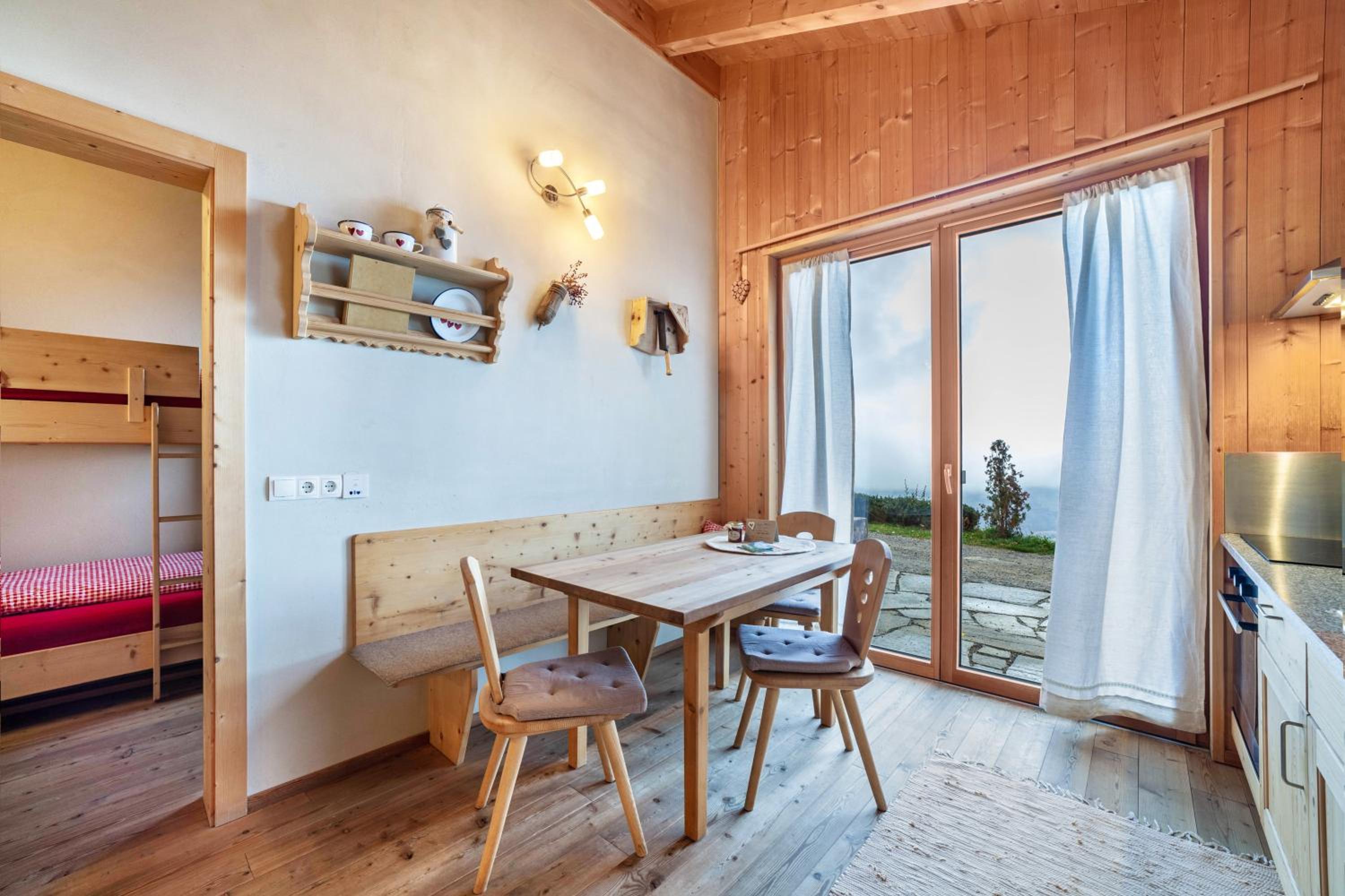 Two-Bedroom Apartment with Mountain View photo 2