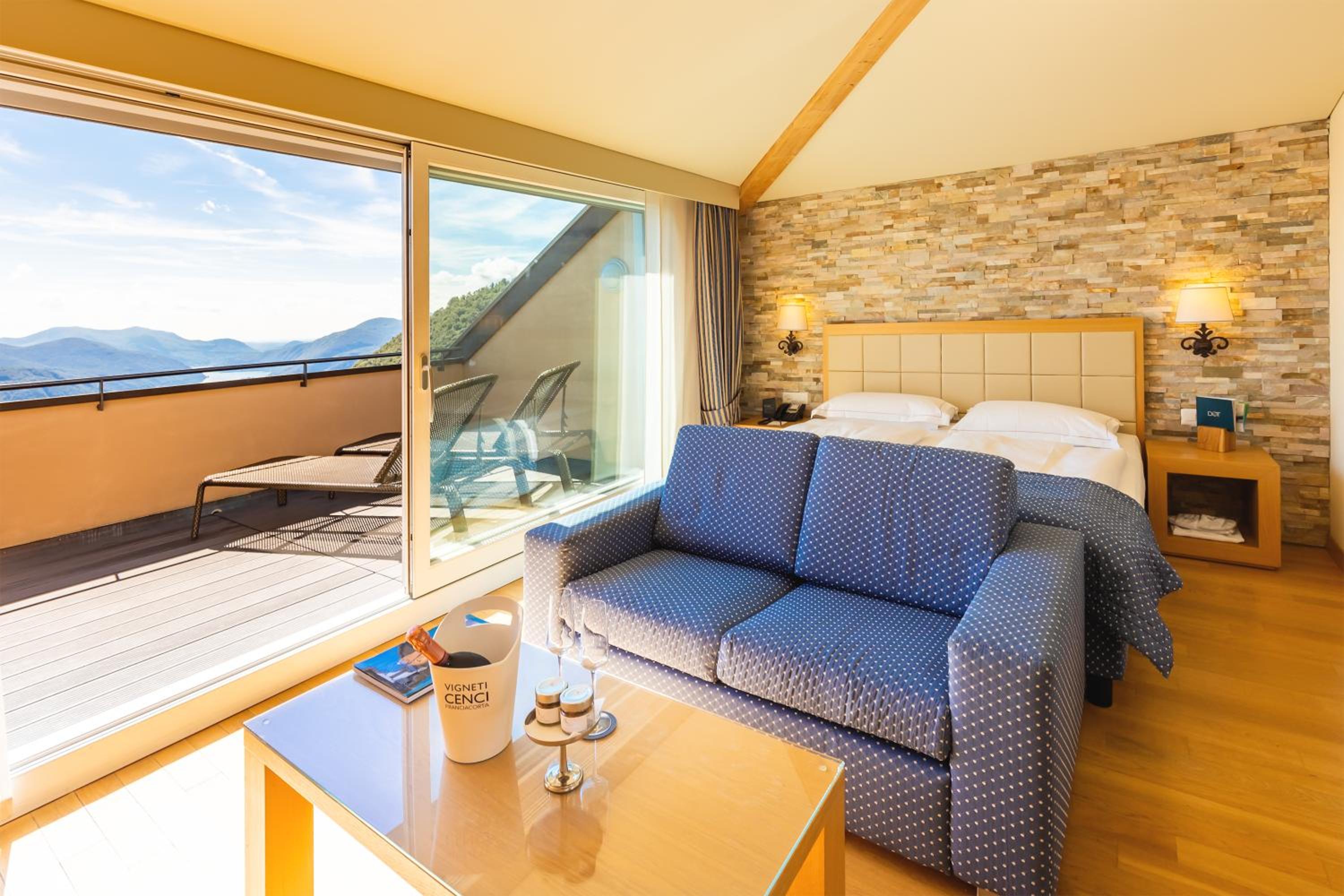 Penthouse Suite with Lake View - Photo 15