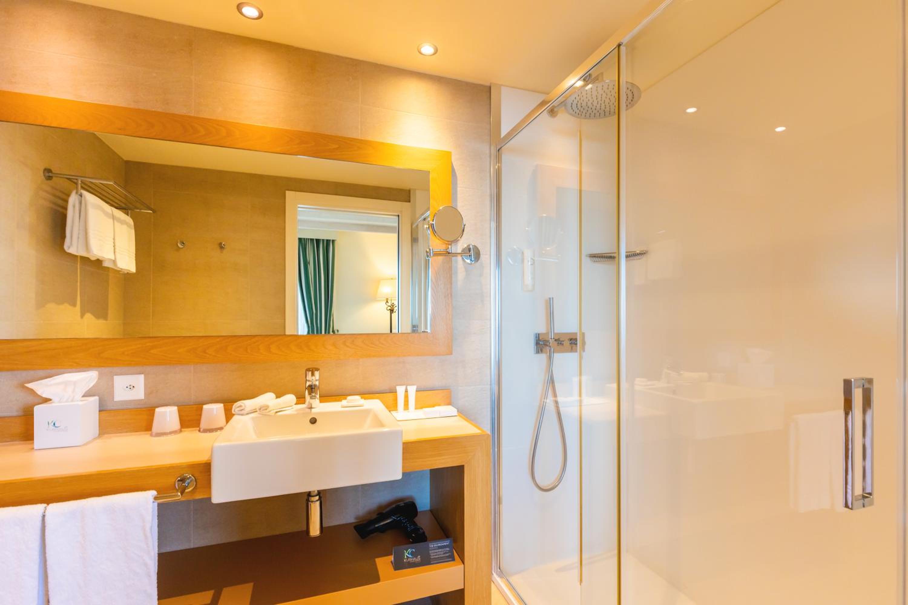 Exclusive Double Room with Lake View - Photo 3