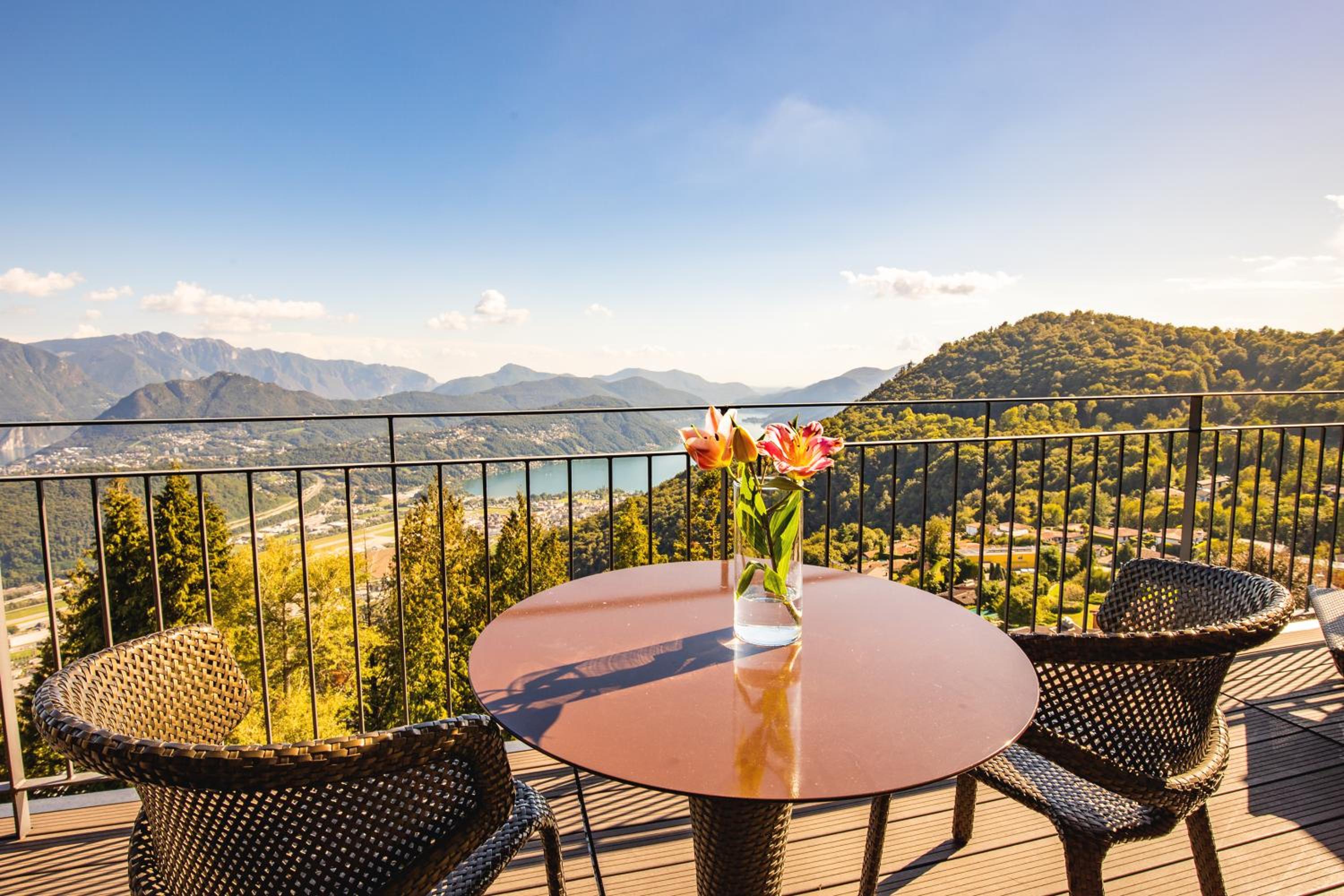 Exclusive Double Room with Lake View - Photo 5
