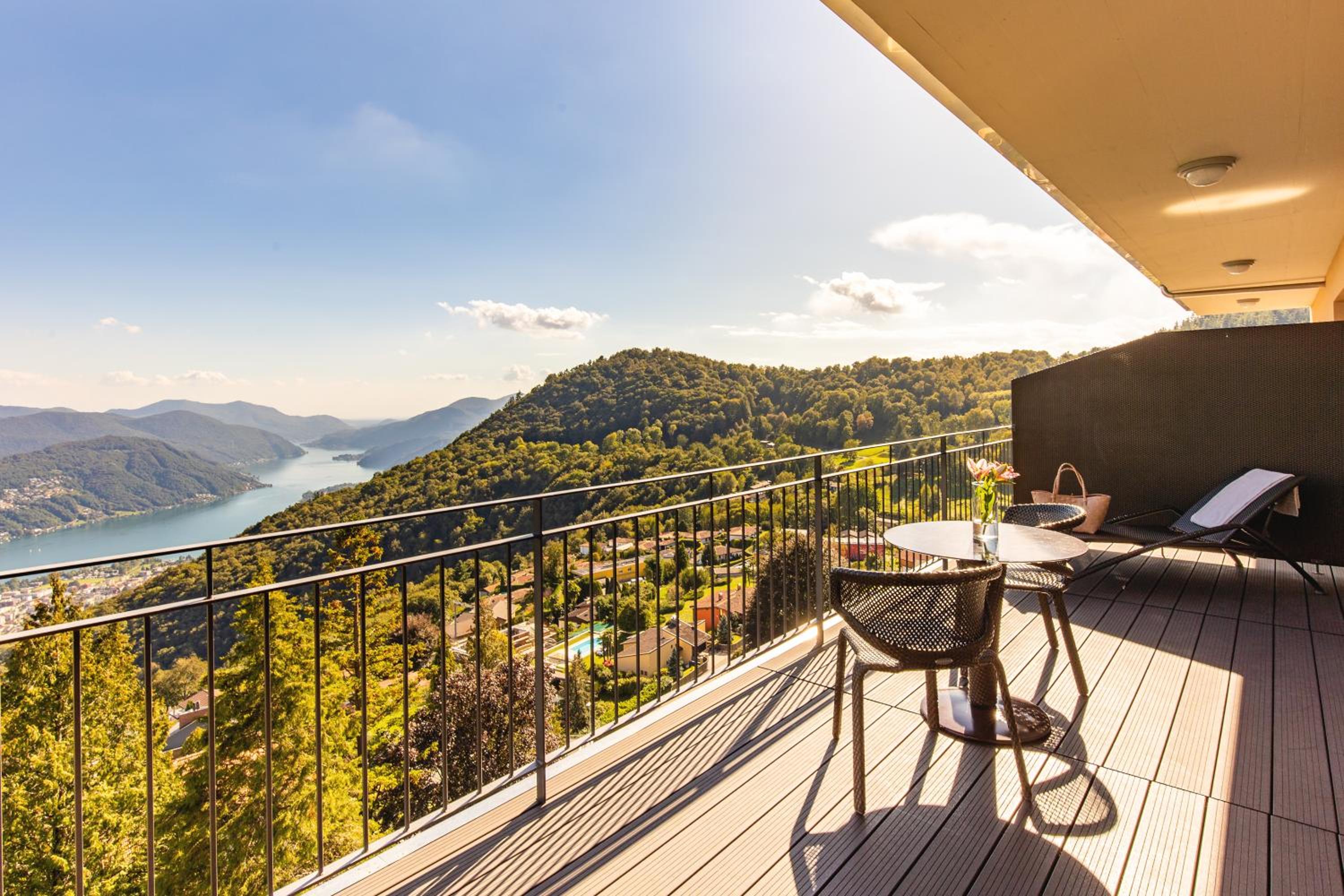Exclusive Double Room with Lake View - Photo 4