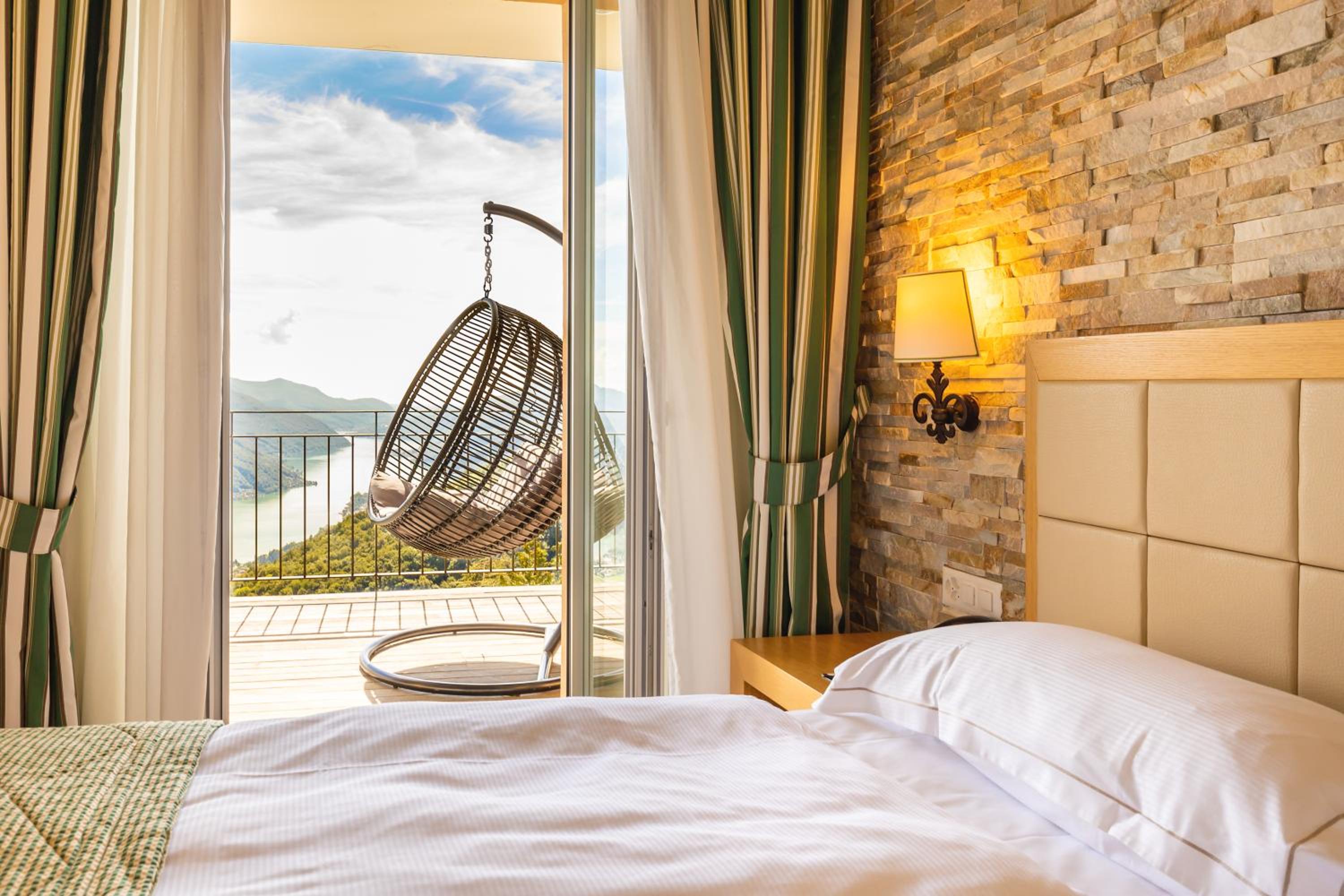 Exclusive Double Room with Lake View - Photo 10
