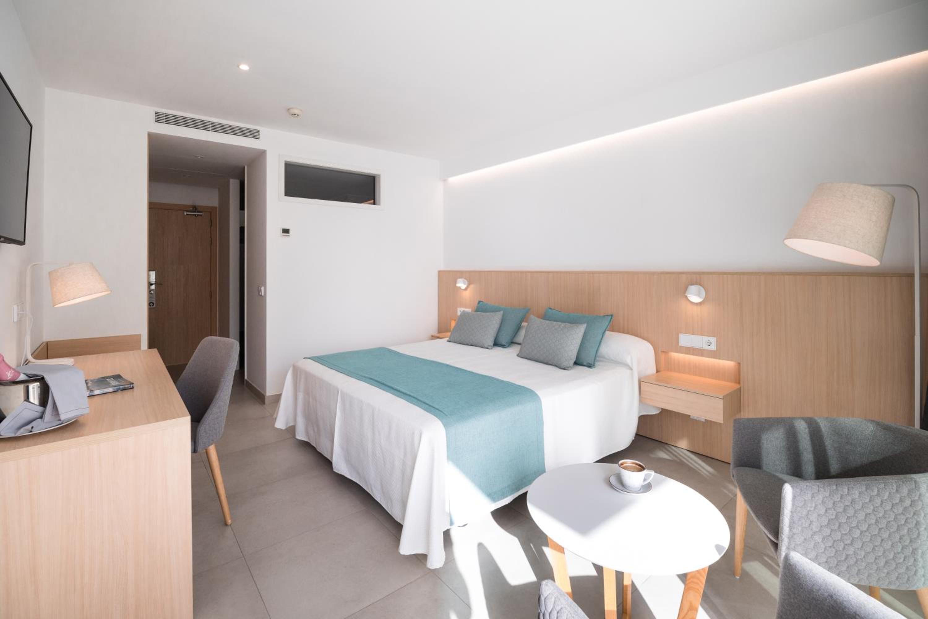Standard Double or Twin Room with Balcony - Photo 1