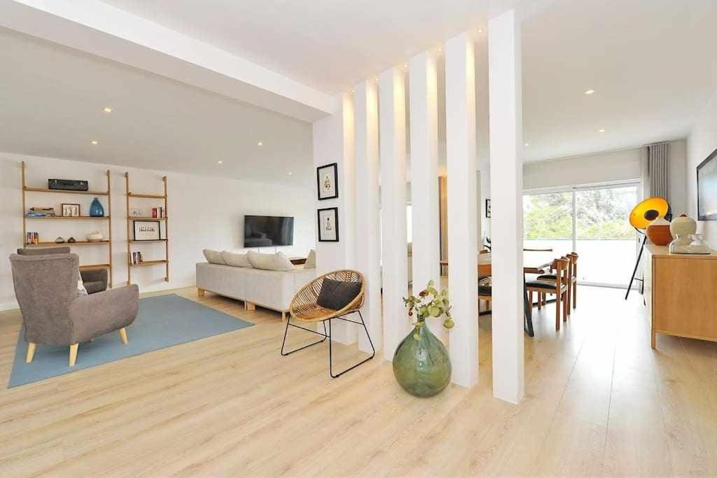 Three-Bedroom Apartment photo 2