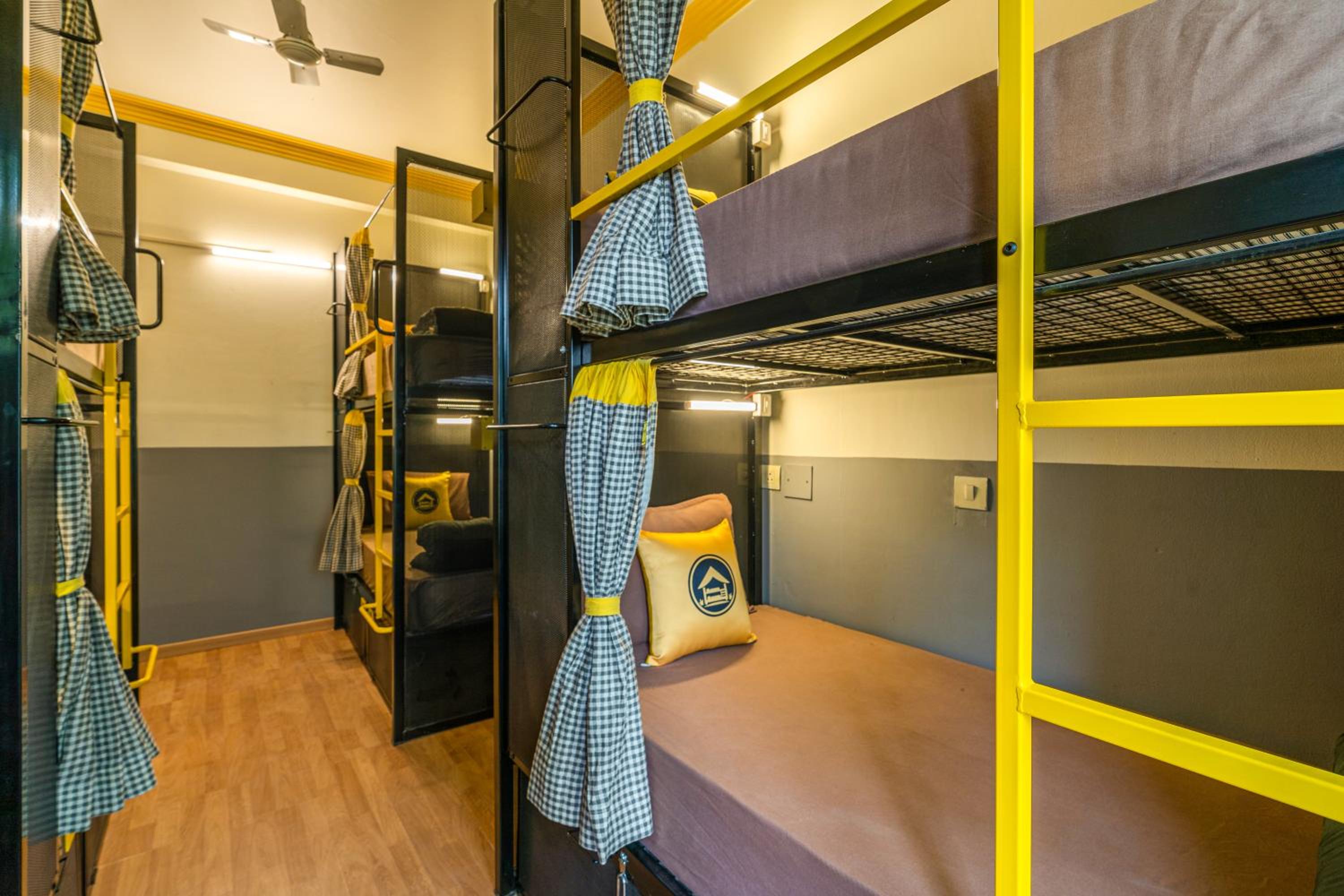Bed in 6 Bed Female Dormitory photo 2