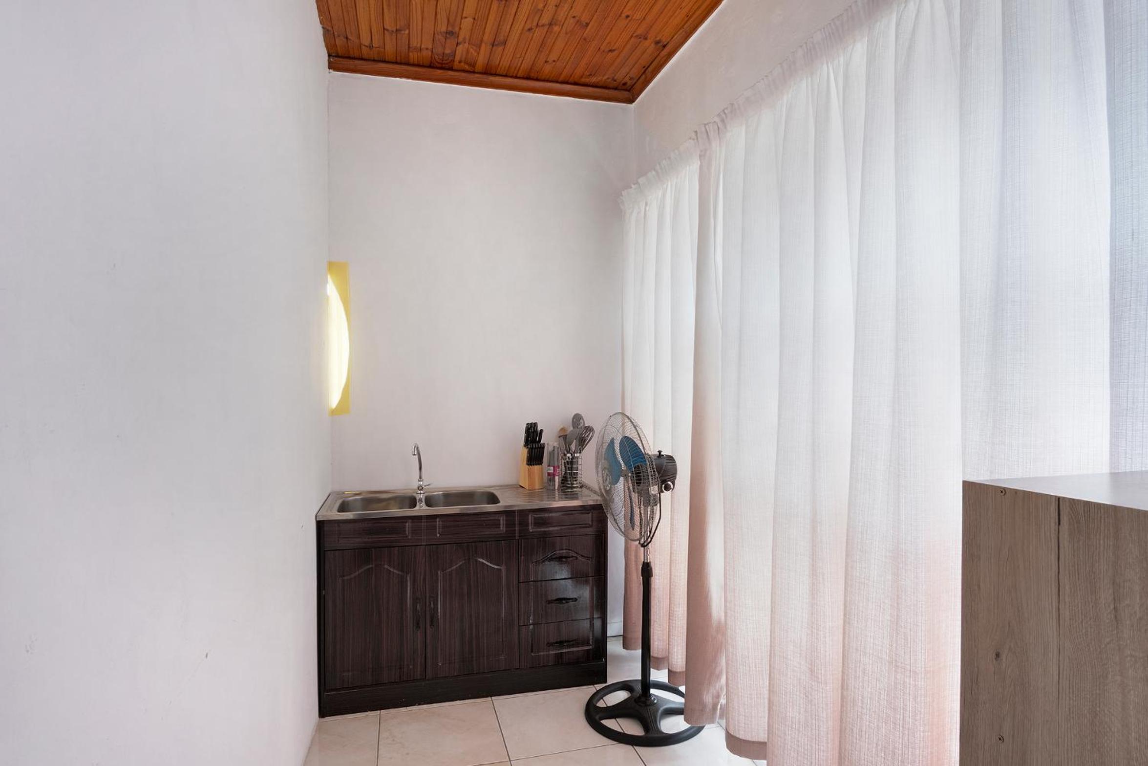 Family Room with Private Bathroom - Photo 6