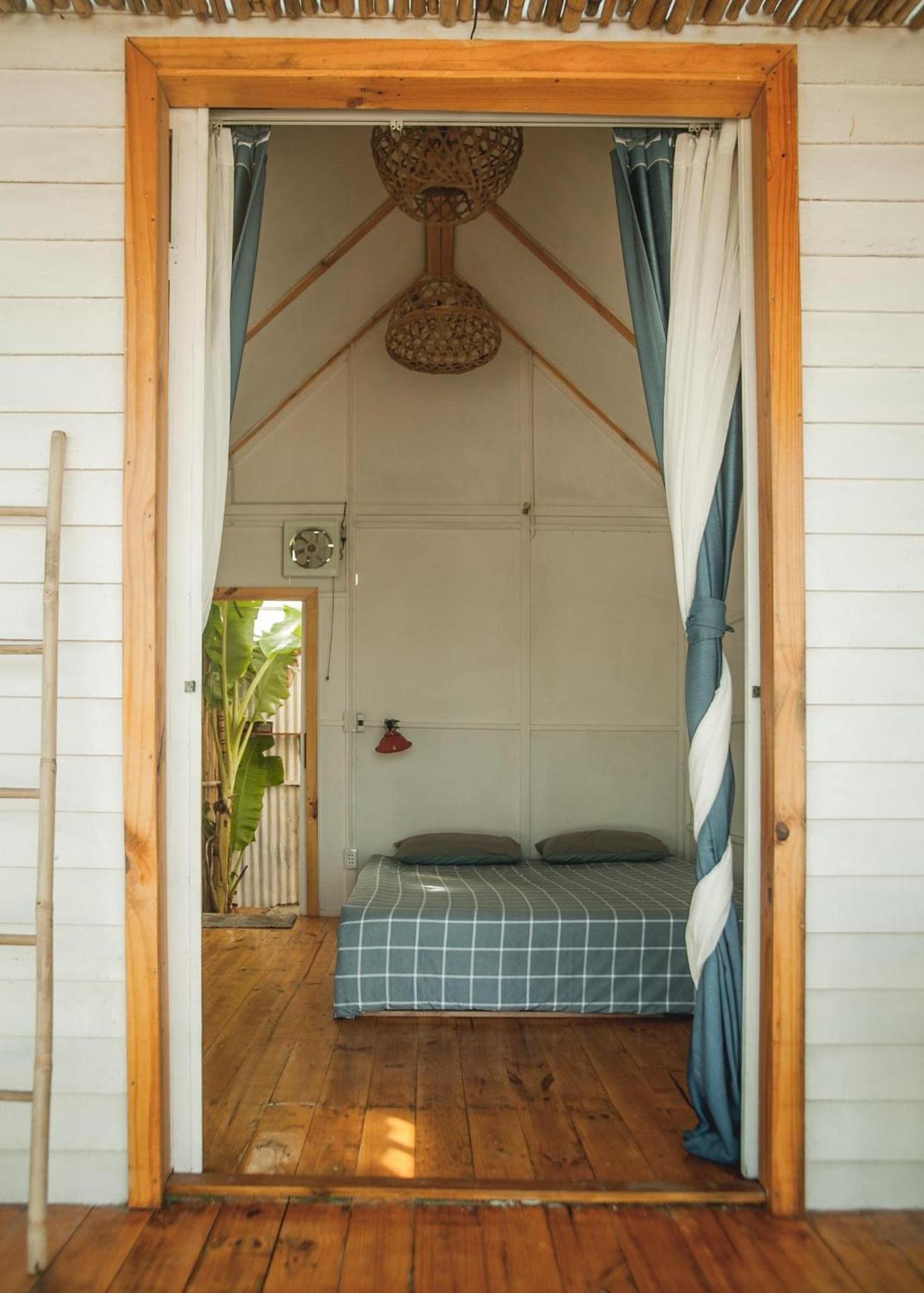 Bungalow - Water Front  photo 1