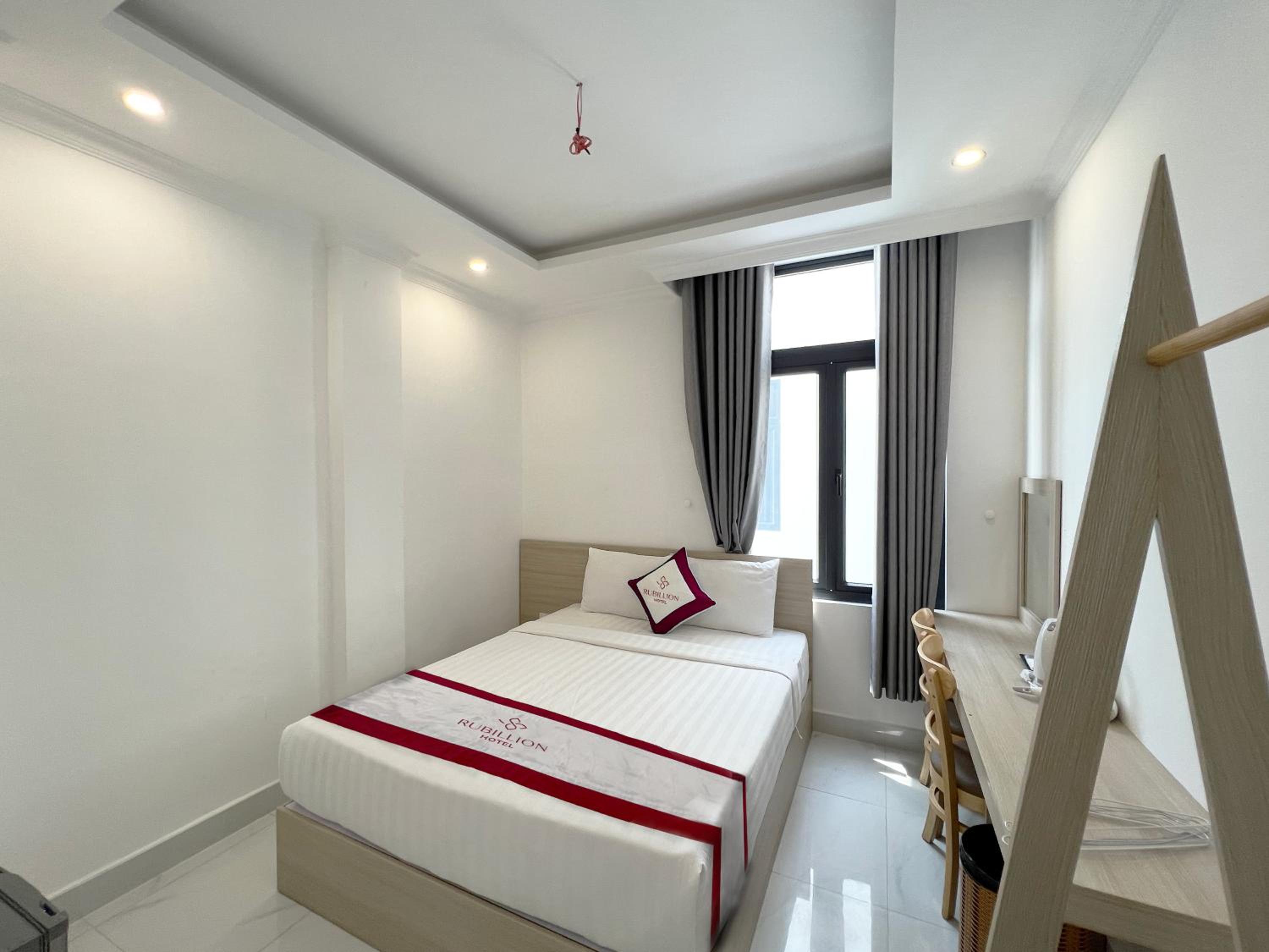 Deluxe Double Room with Window