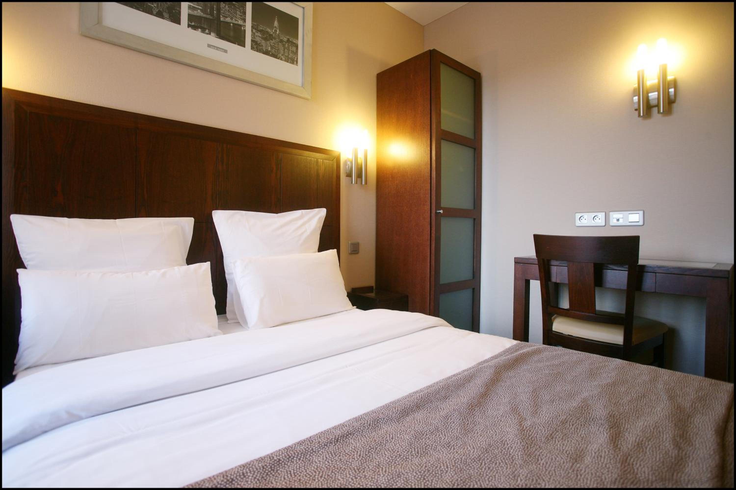Grand Hotel Francais bedroom photo