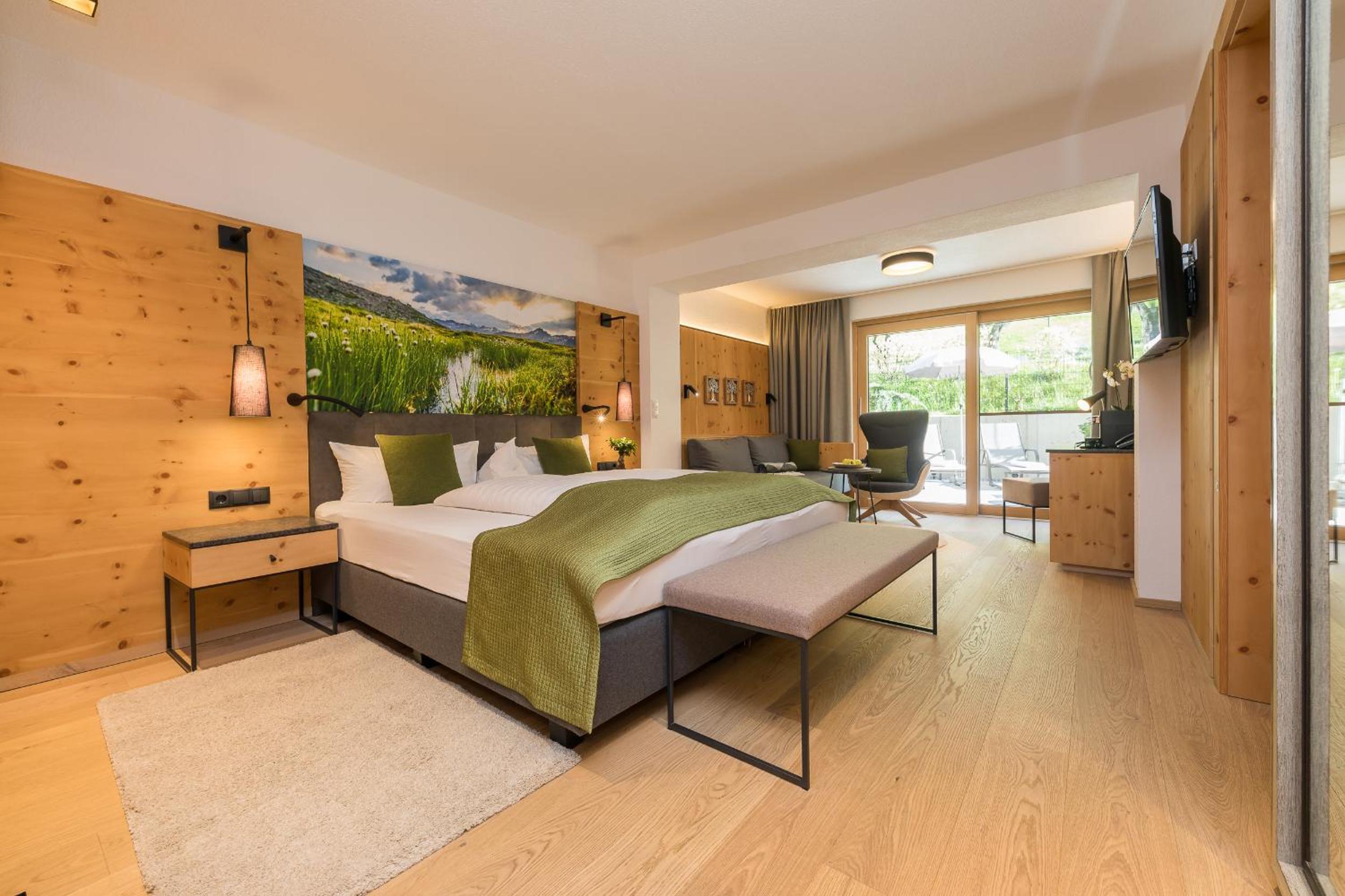 Zirben Deluxe Family Room - Photo 2