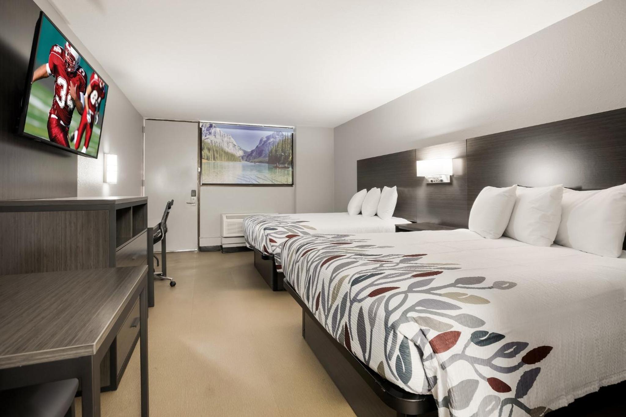 Superior Room with Two Queen Beds Non-Smoking - Photo 3