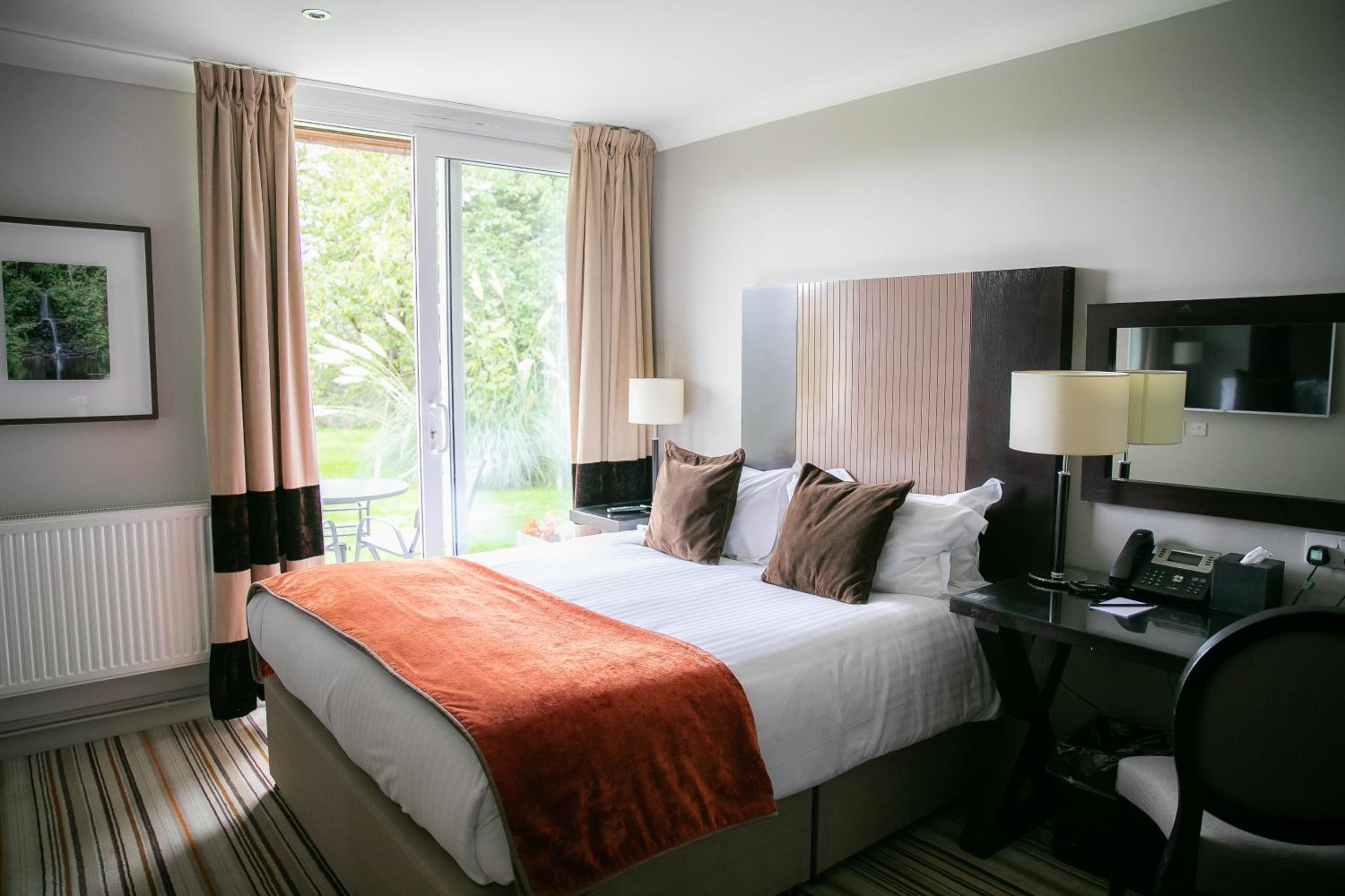 Double Room with Patio - Photo 2