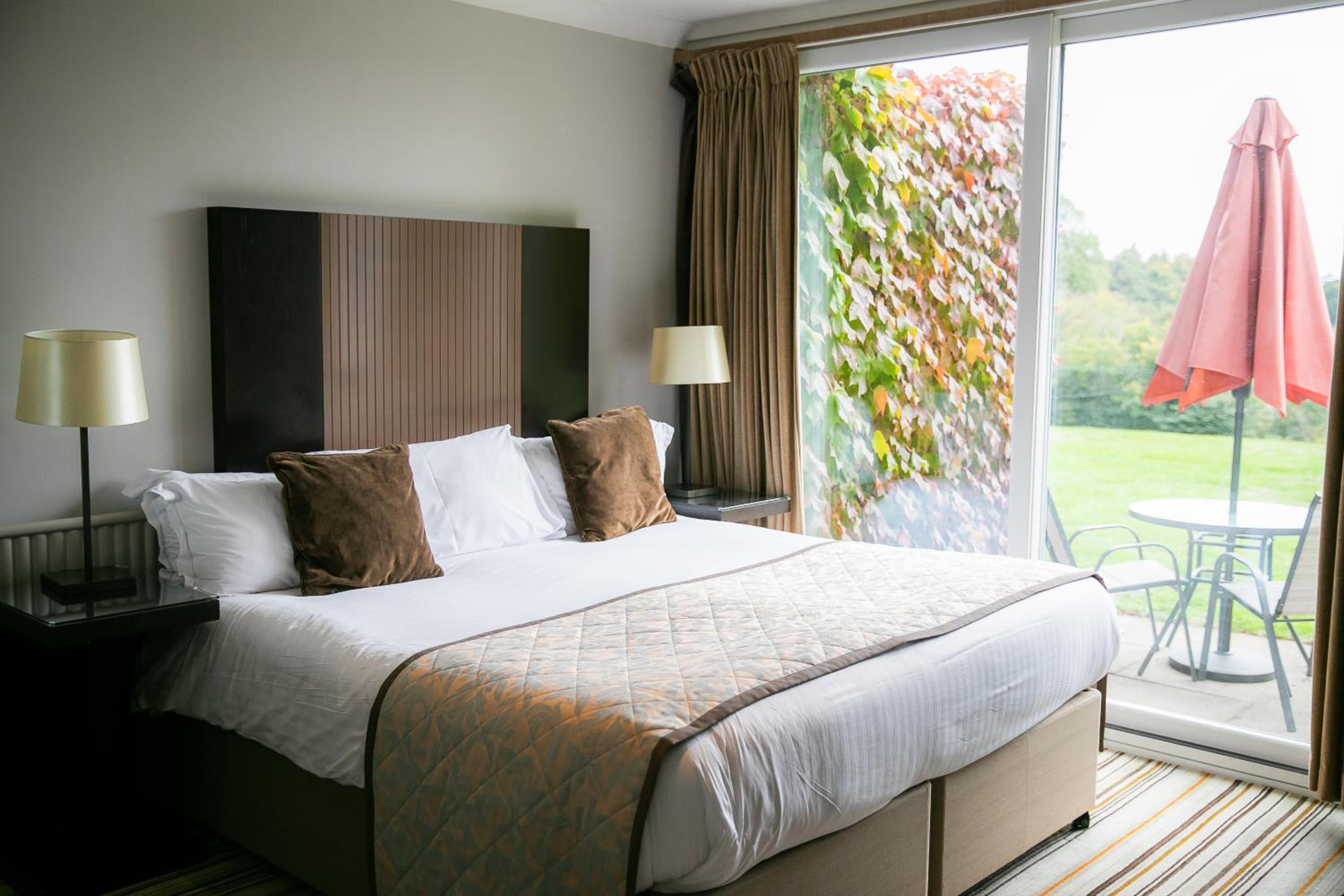 Double Room with Patio - Photo 6
