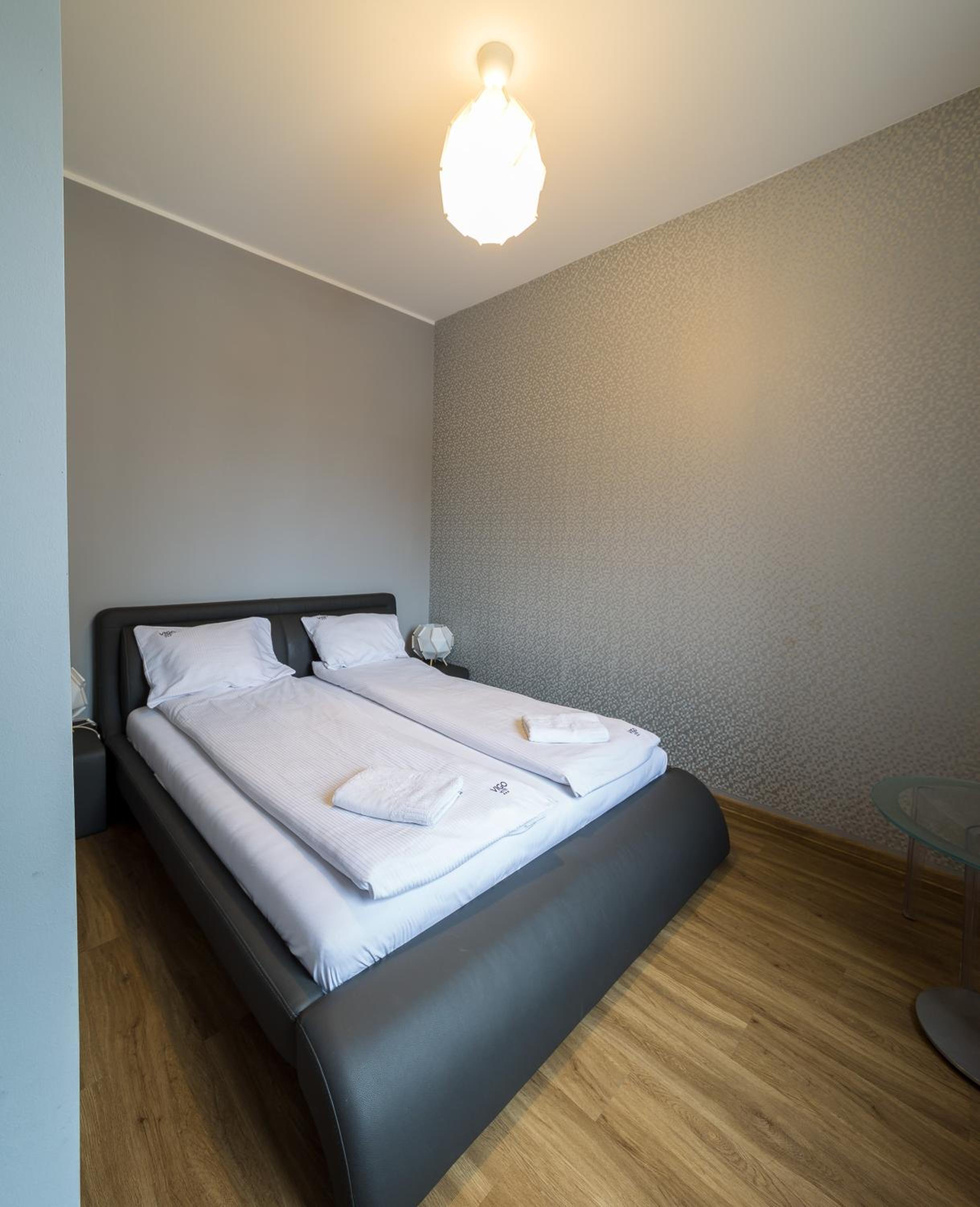 Deluxe Double Room with Shower - Photo 7
