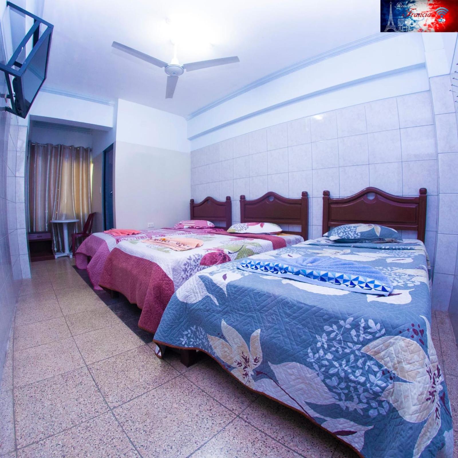 Economy Triple Room - Photo 5