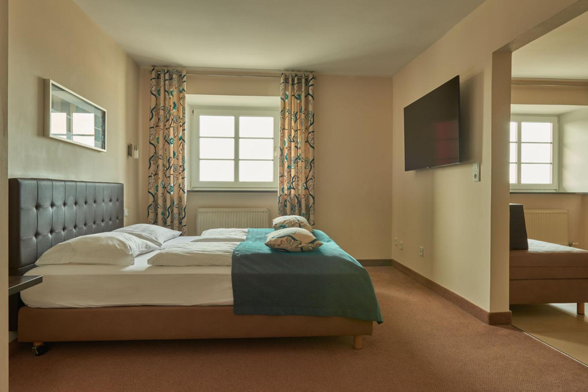 Standard Double Room - Photo 5