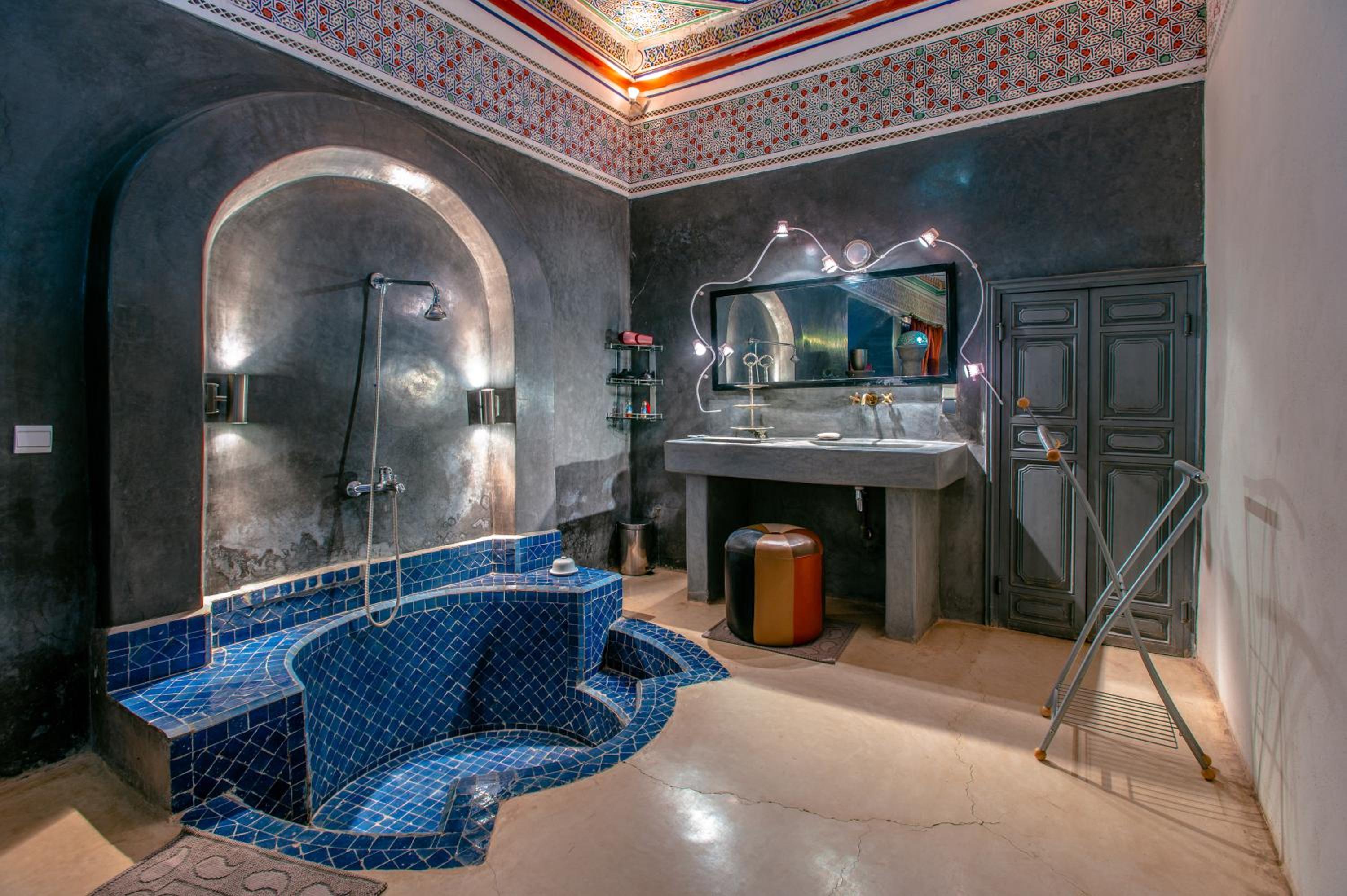 Deluxe Suite - Photo 6
