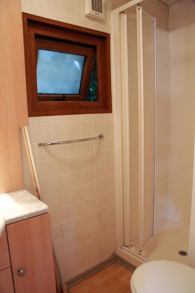 Mobile Home (3 Adults) photo 3