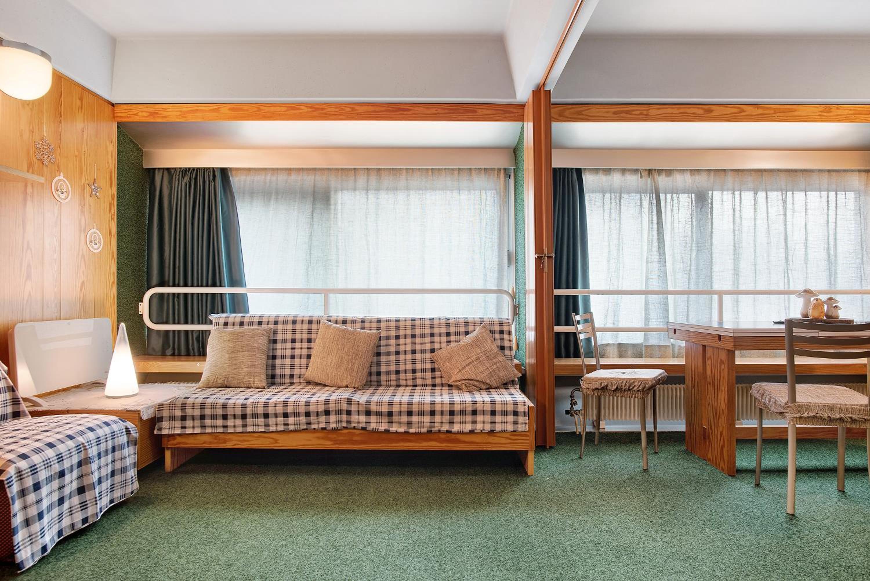 Two-Bedroom Apartment with Mountain View