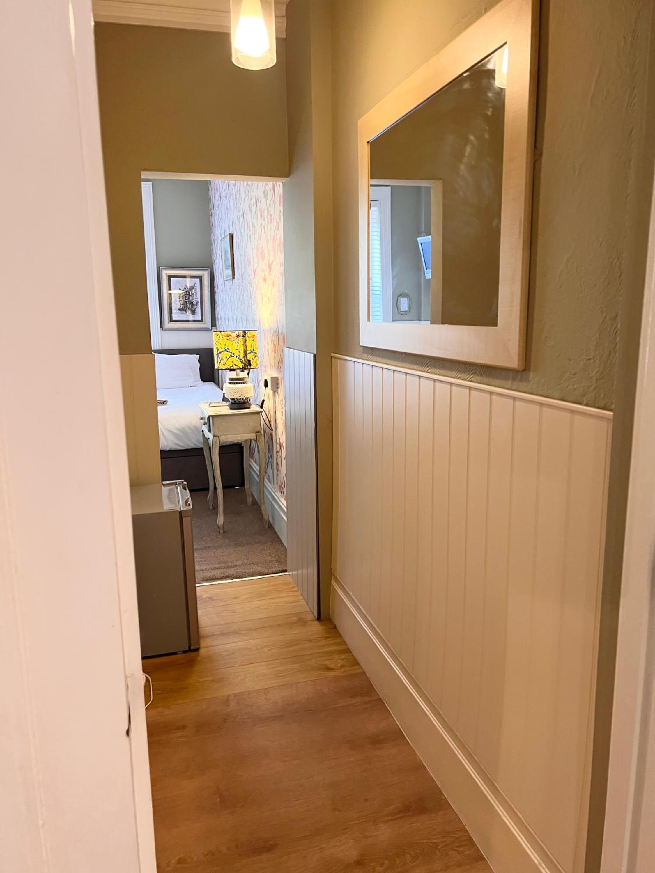 Twin Room with Bathroom photo 3