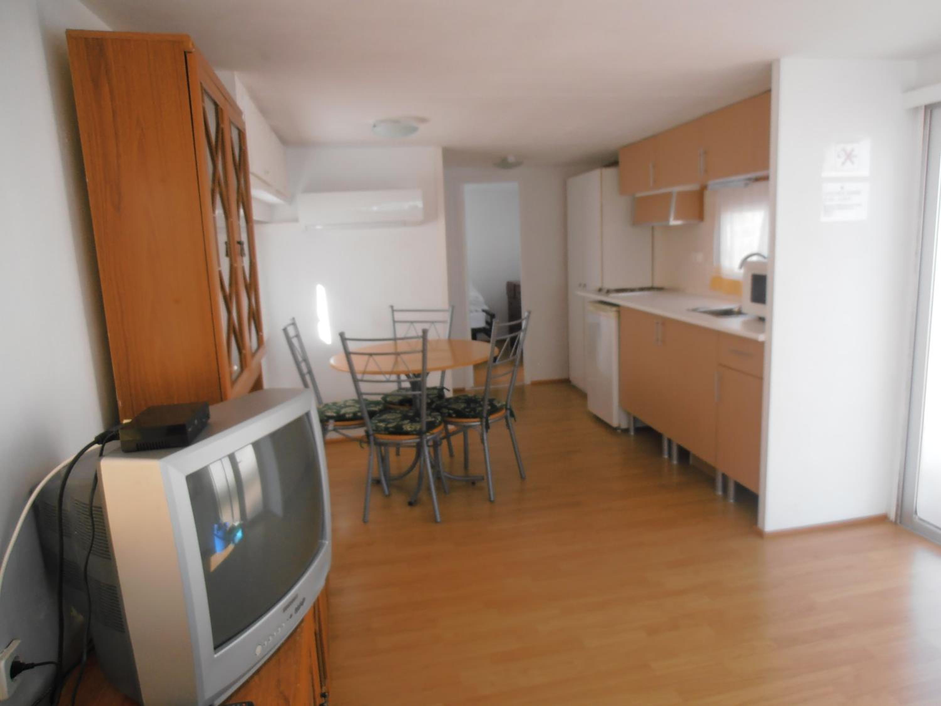 Mobile Home photo 2