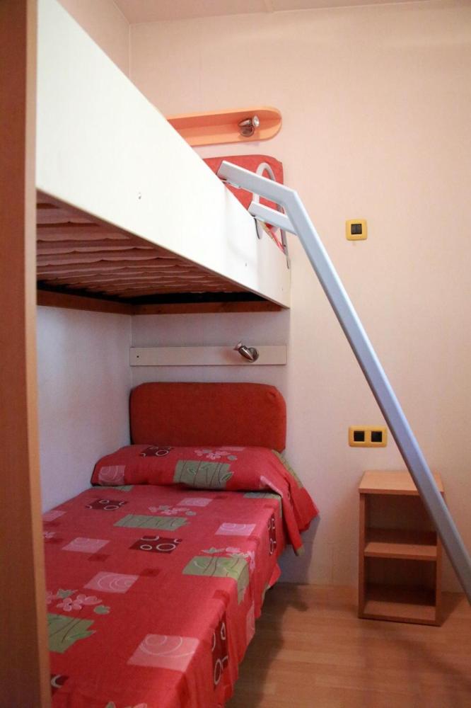 Mobile Home (4 Adults) photo 2