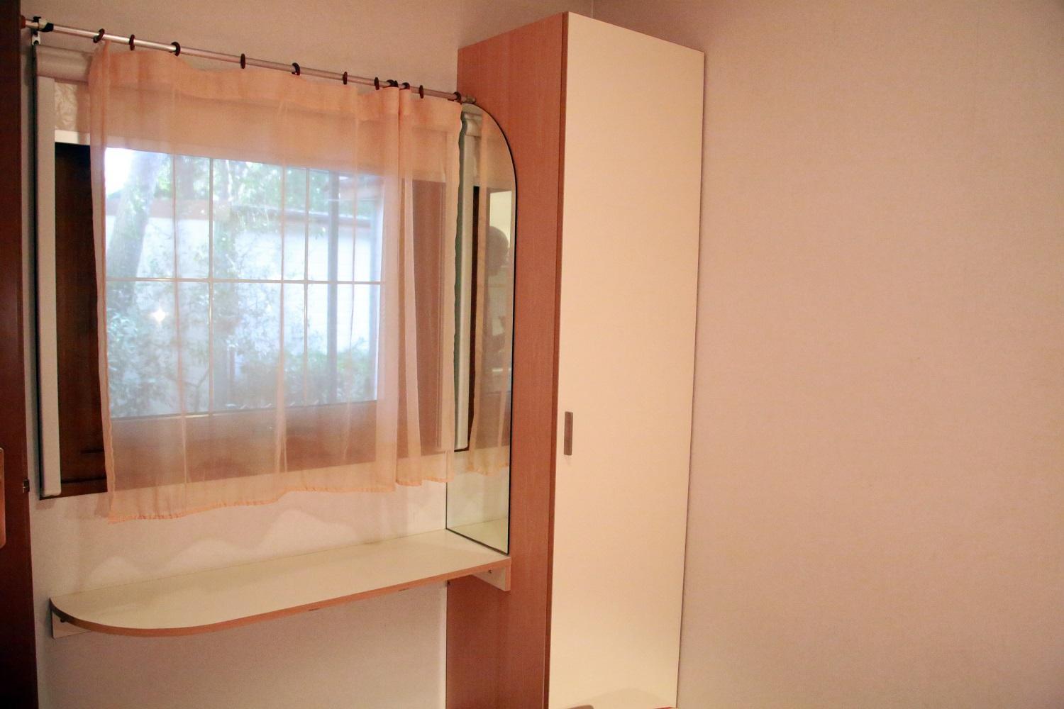 Mobile Home (4 Adults) photo 3
