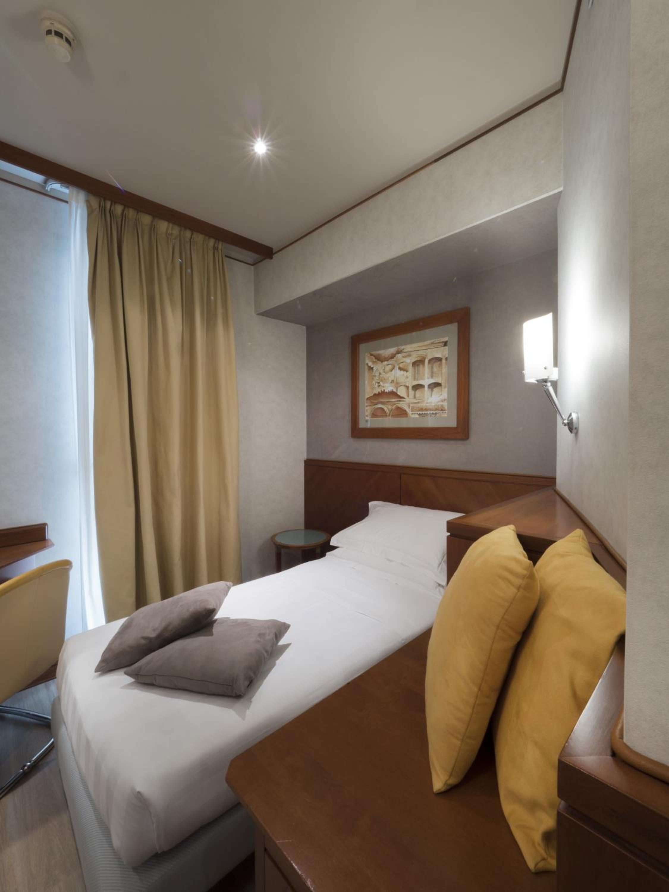 Single Room photo 1
