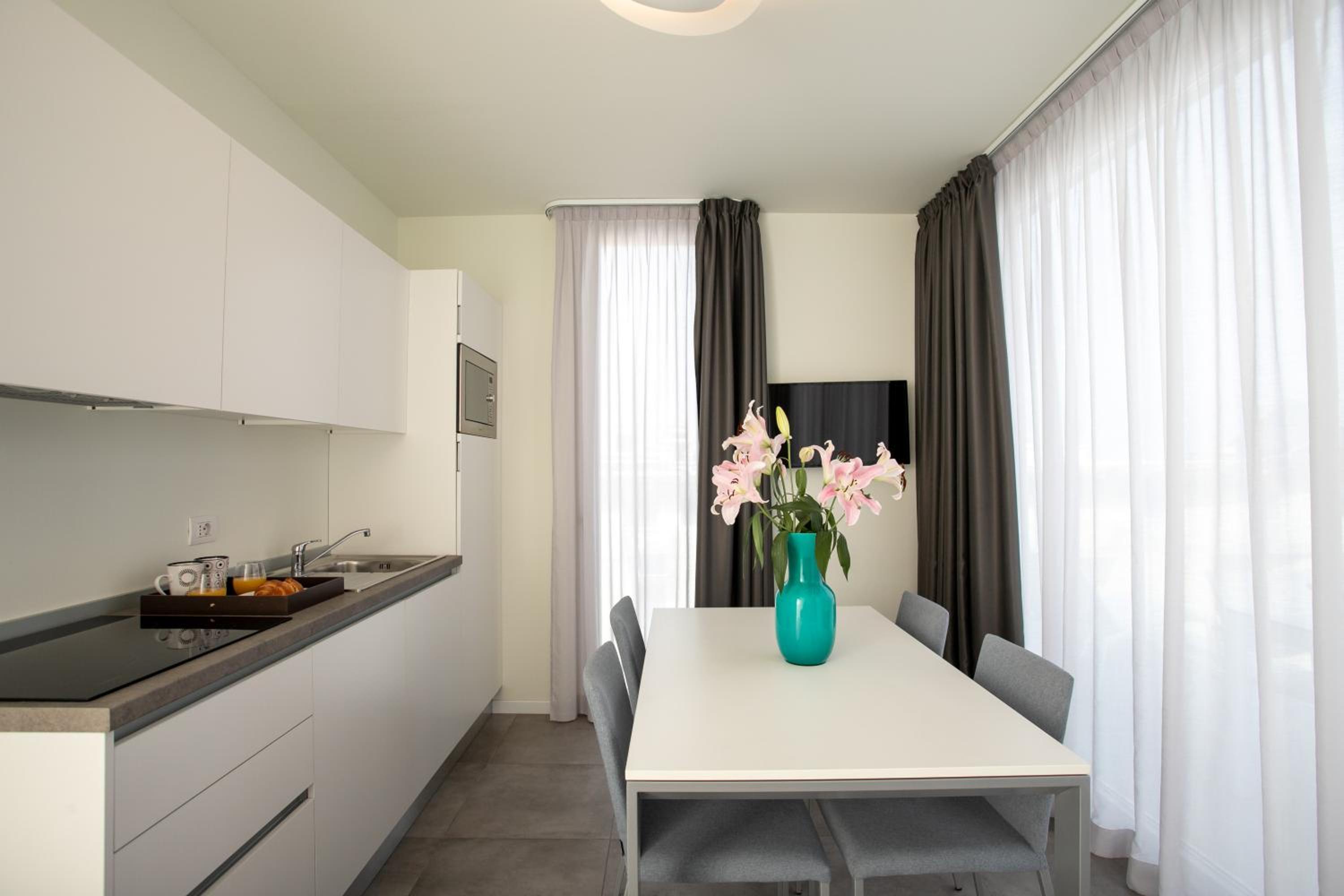 Apartment with Terrace photo 2