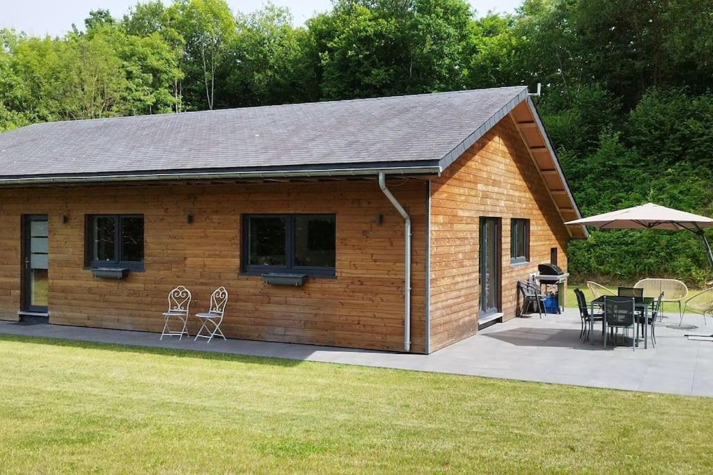 Three-Bedroom House photo 3