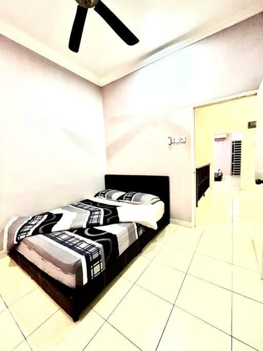 Four-Bedroom House photo 3