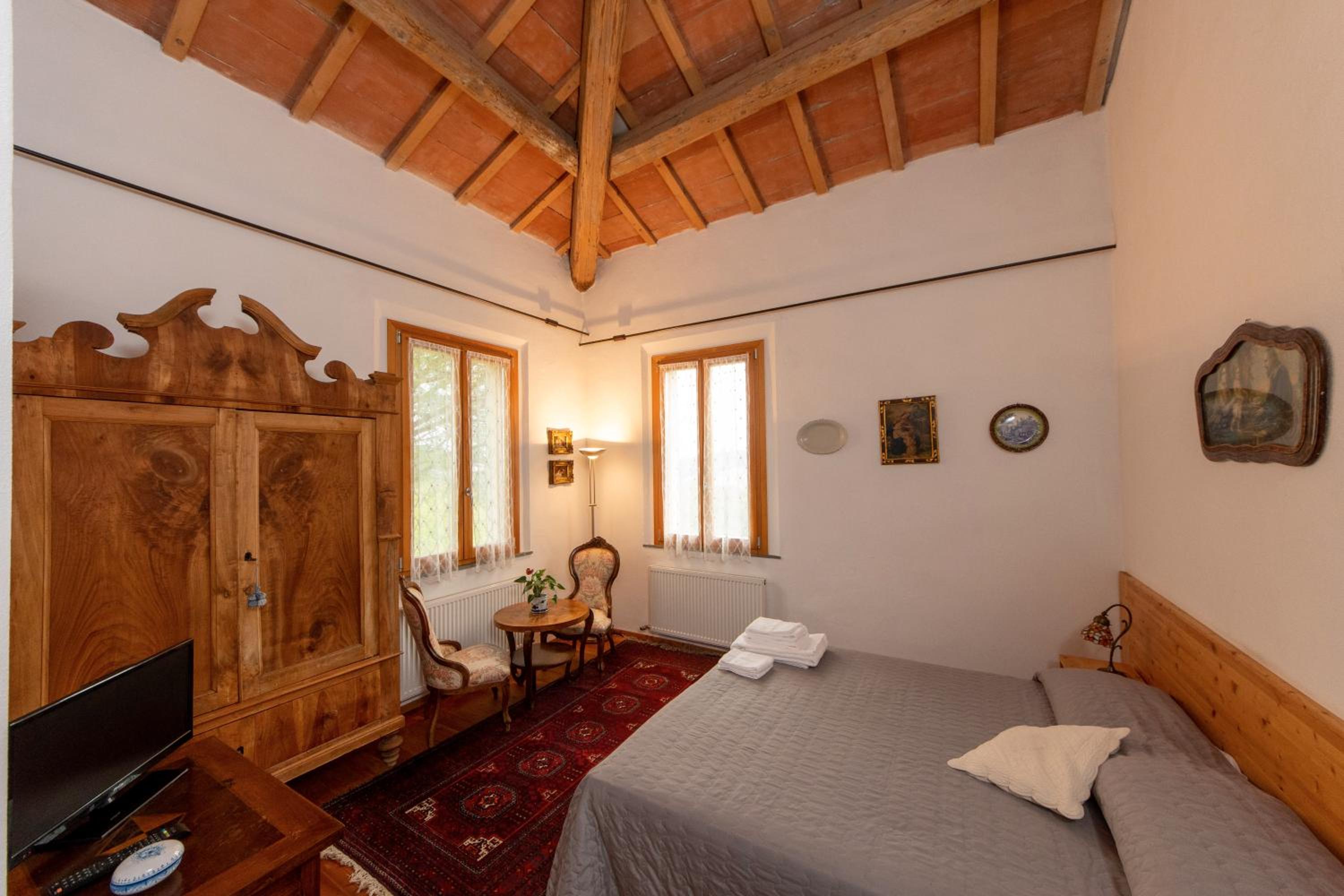 Deluxe Double Room (2 Adults + 1 Child)