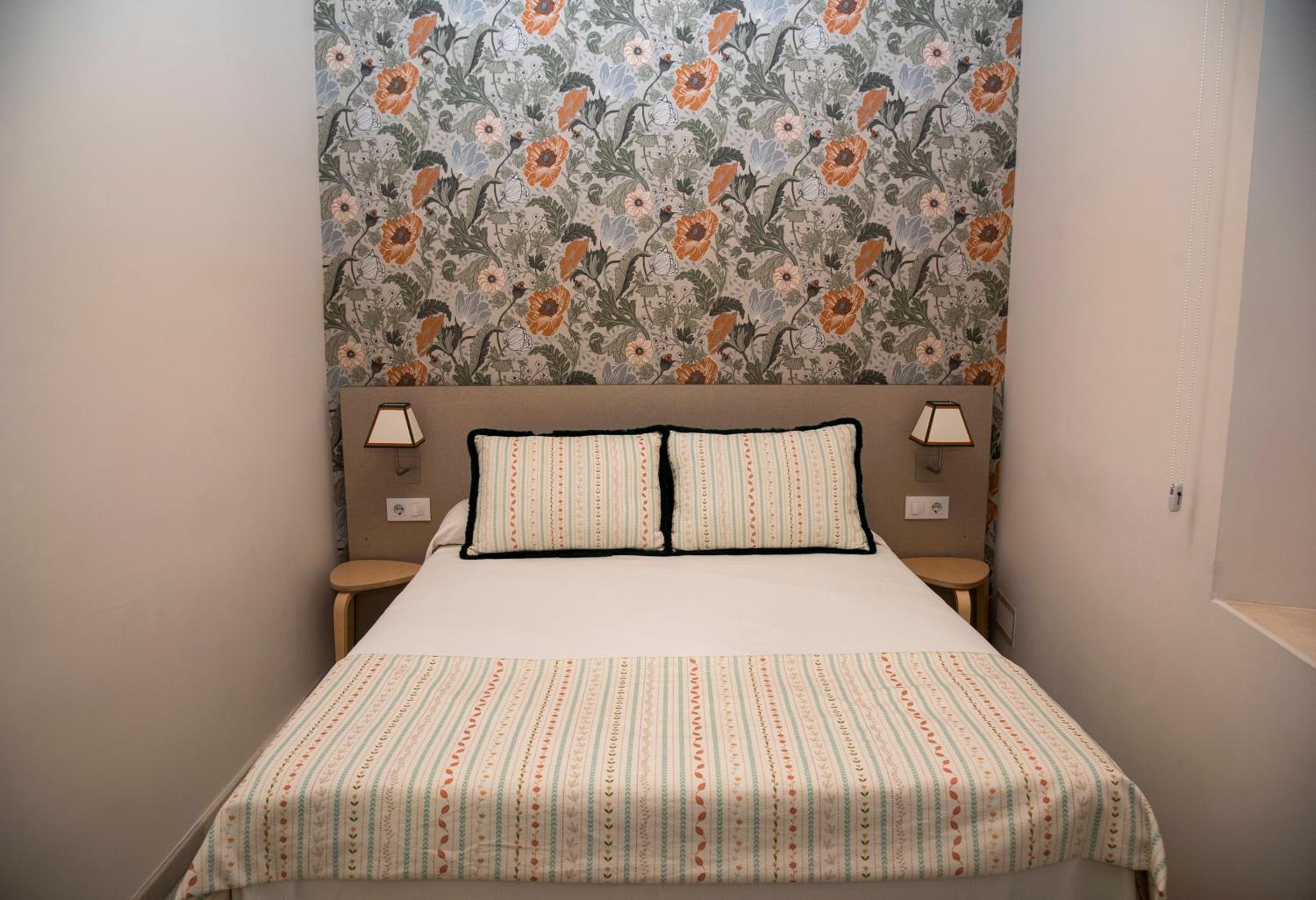 One-Bedroom Apartment - Photo 6