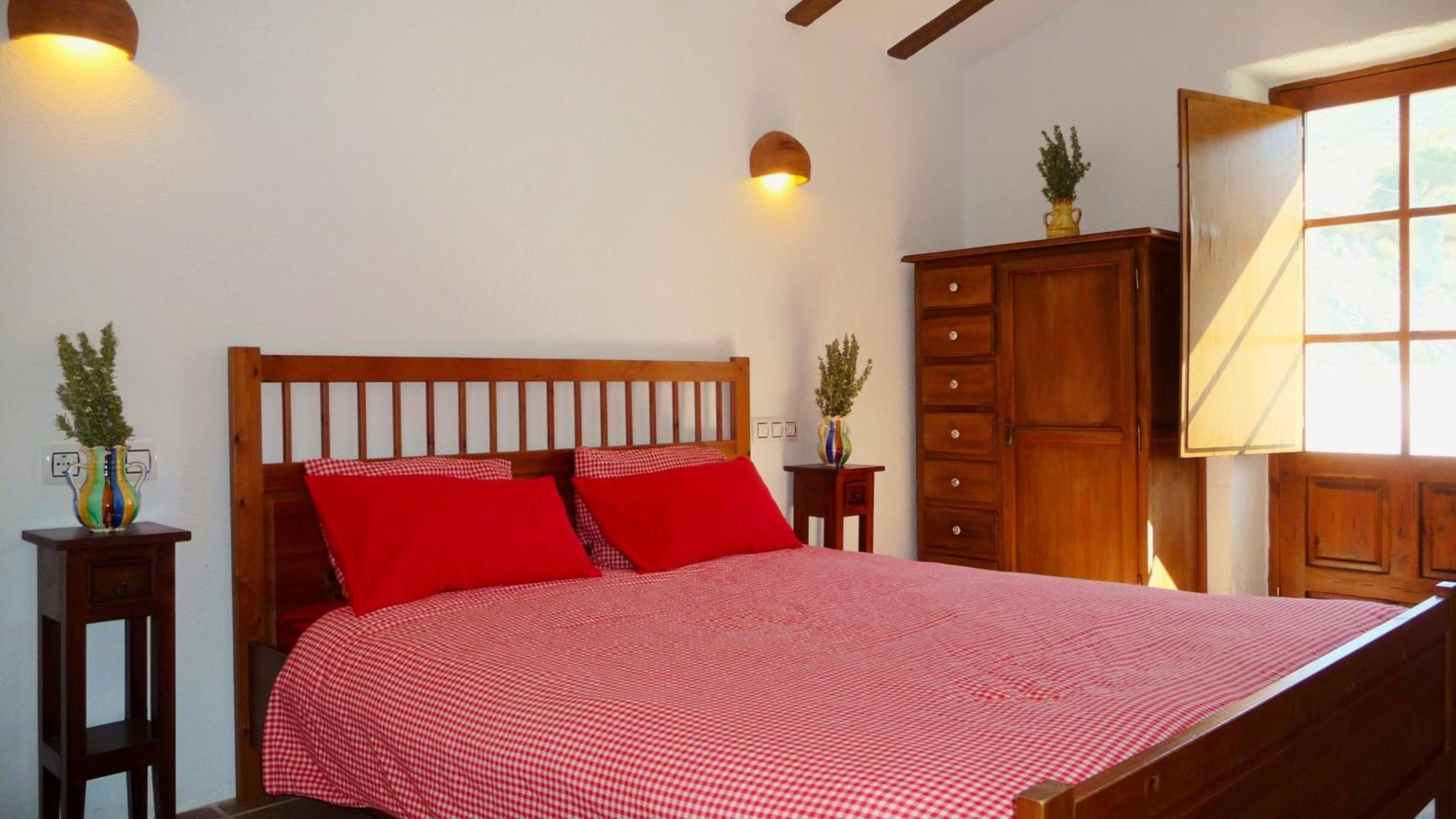 Eight-Bedroom Villa photo 2