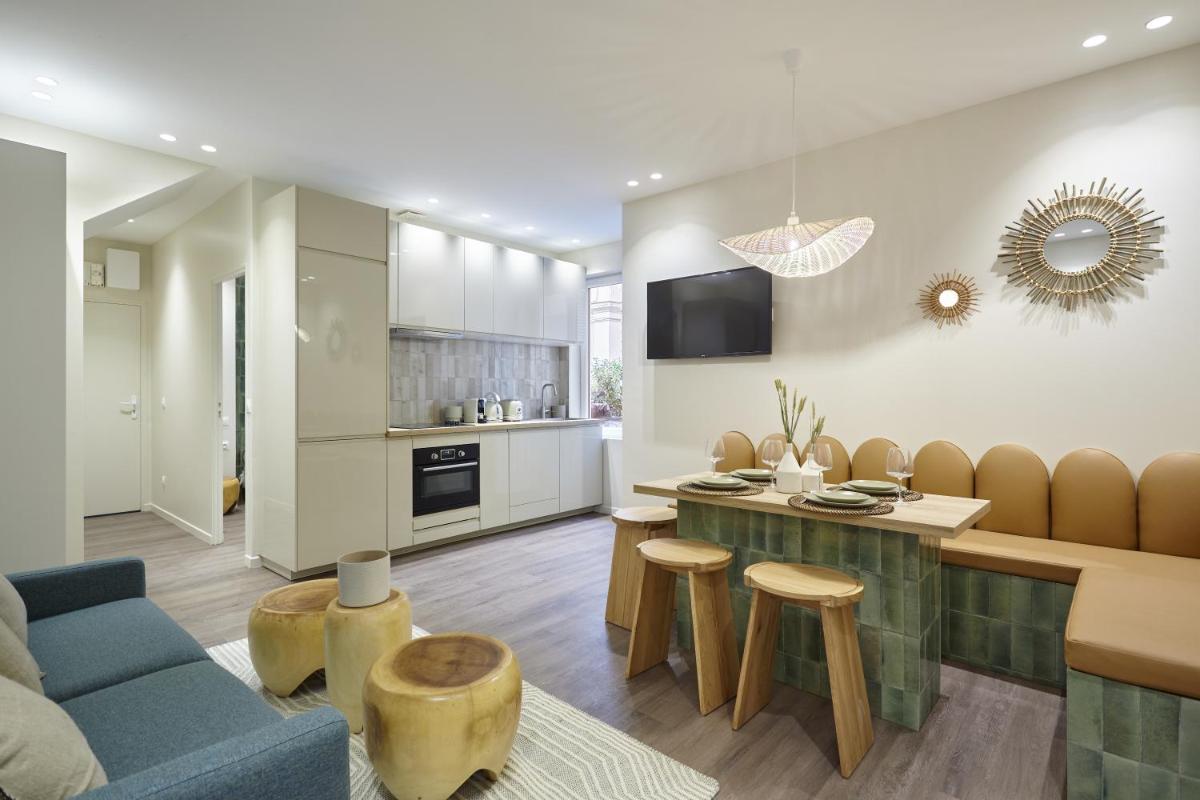 Family Room photo 1