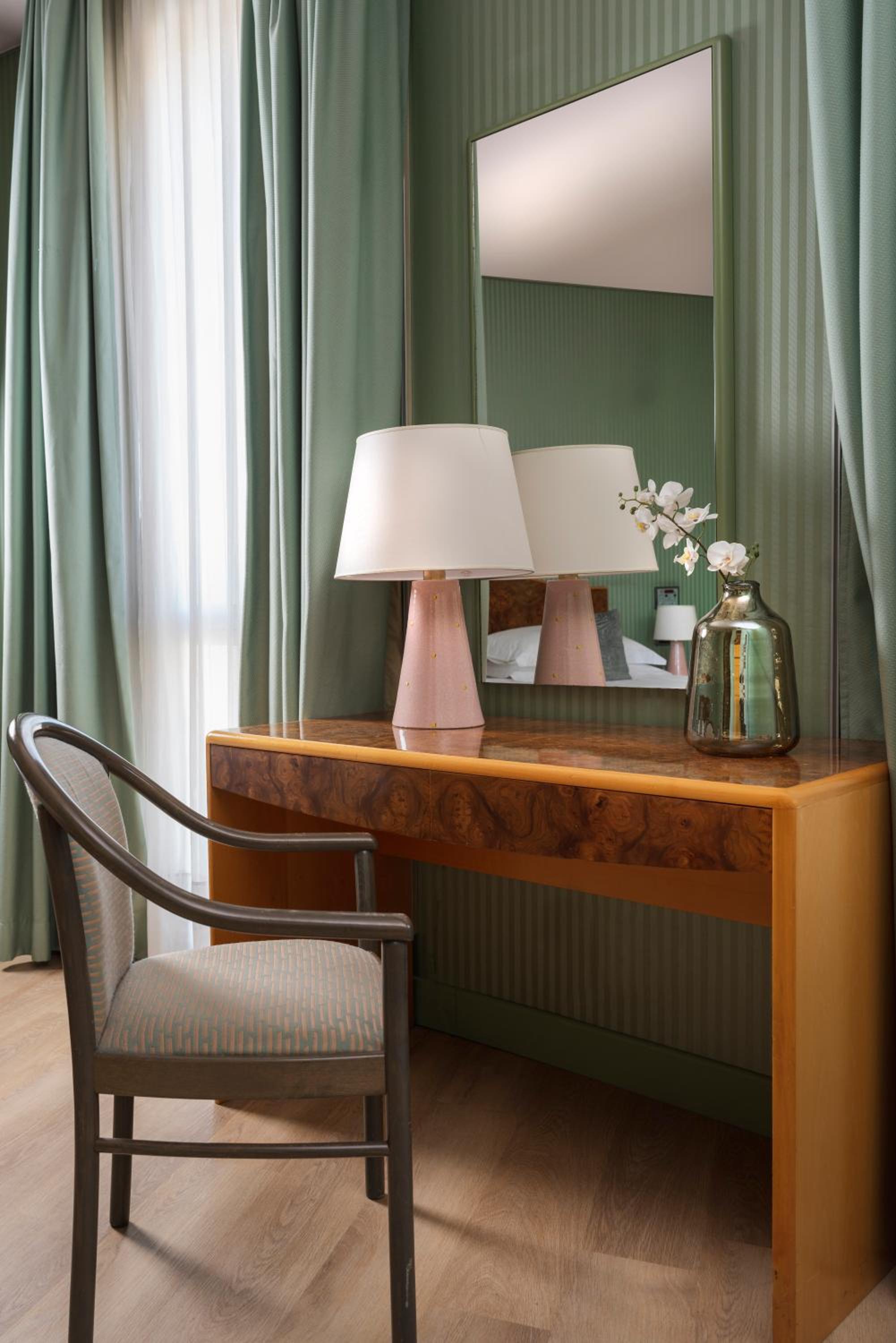 Double or Twin Room - Photo 6
