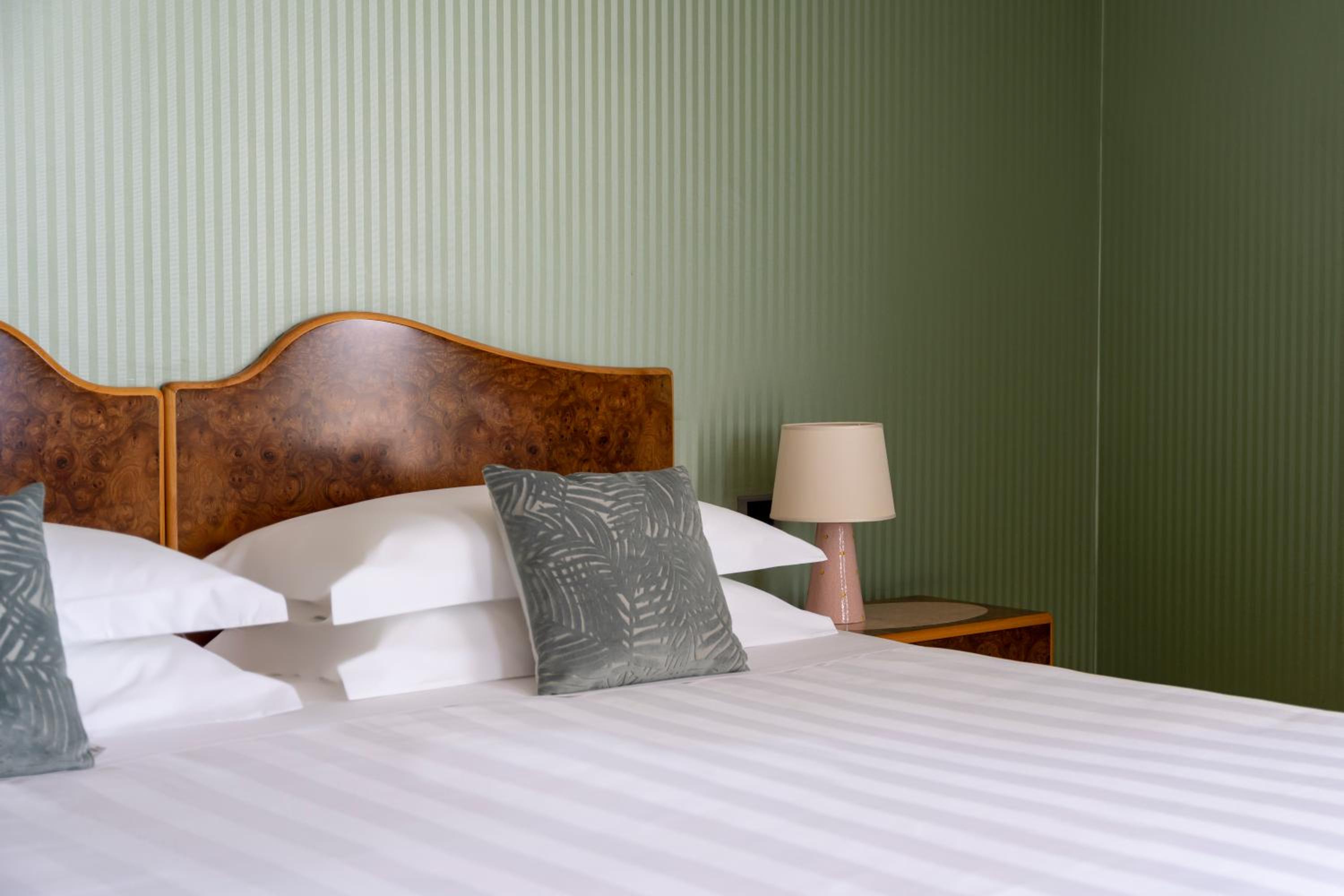 Double or Twin Room - Photo 4