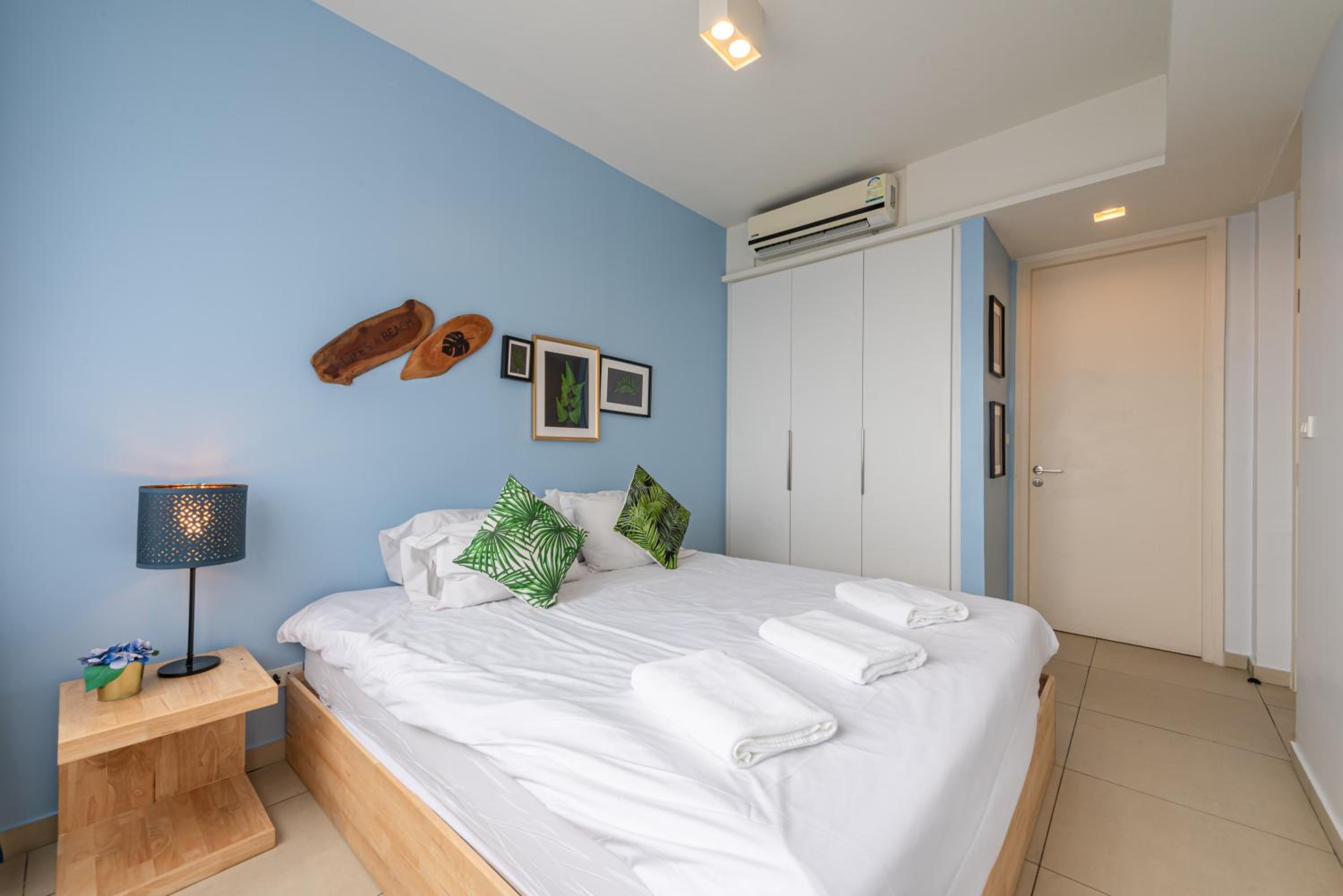 Queen Suite with Sea View - Photo 13
