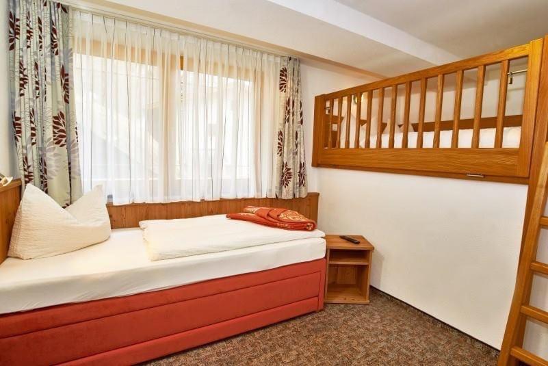 4-star Apartment with Terrace photo 3