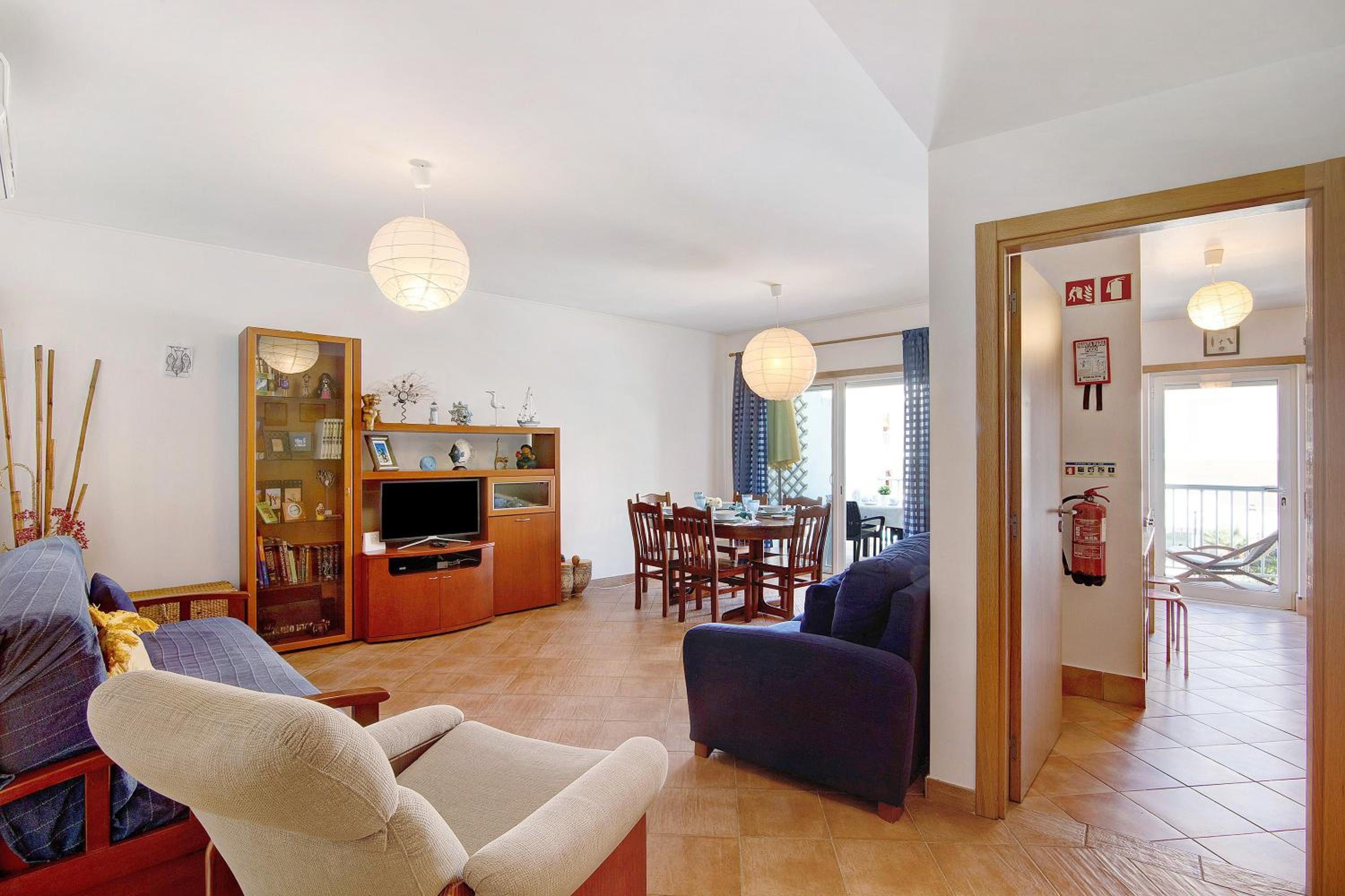 Two-Bedroom Deluxe Apartment with Balcony