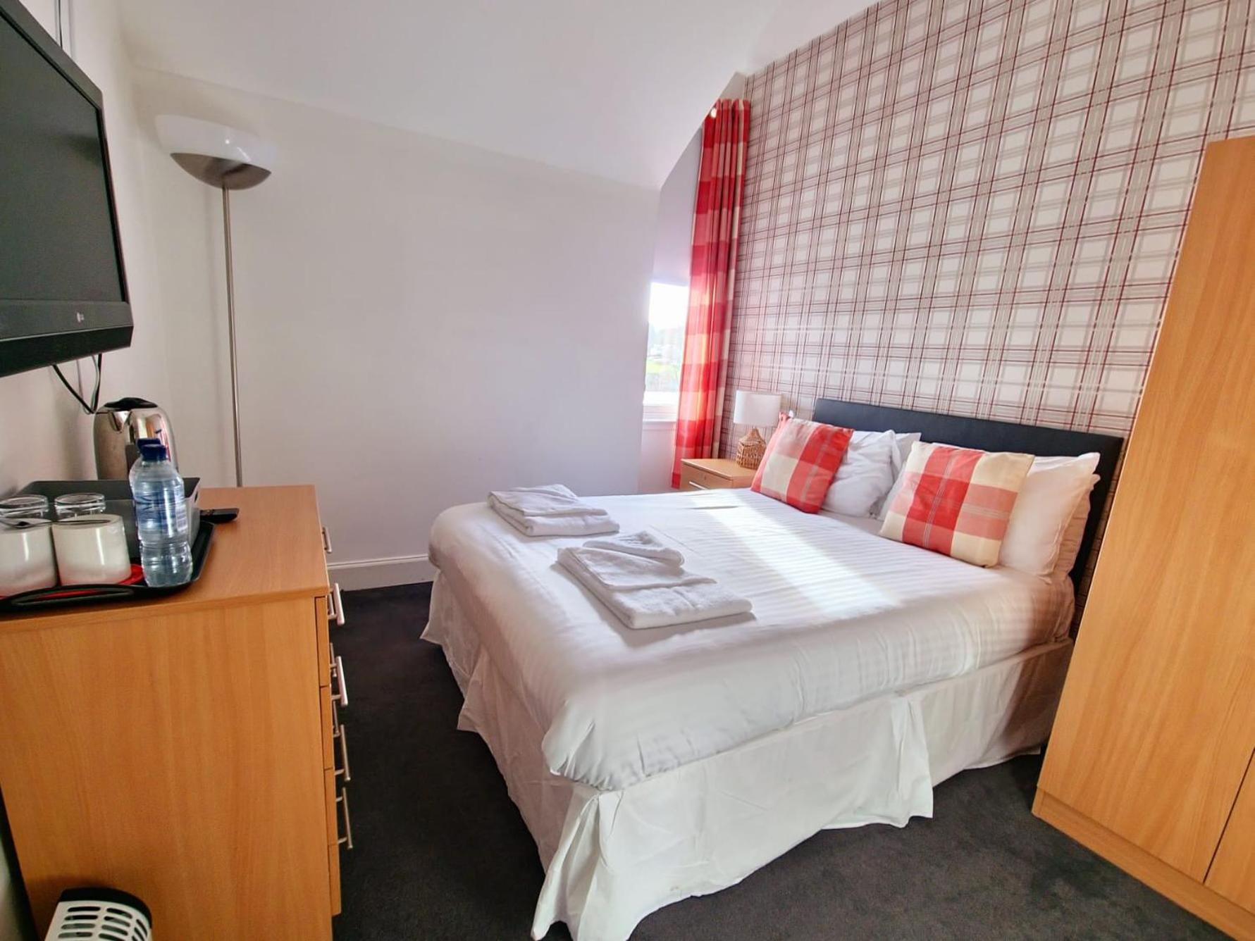 Double Room - Photo 5