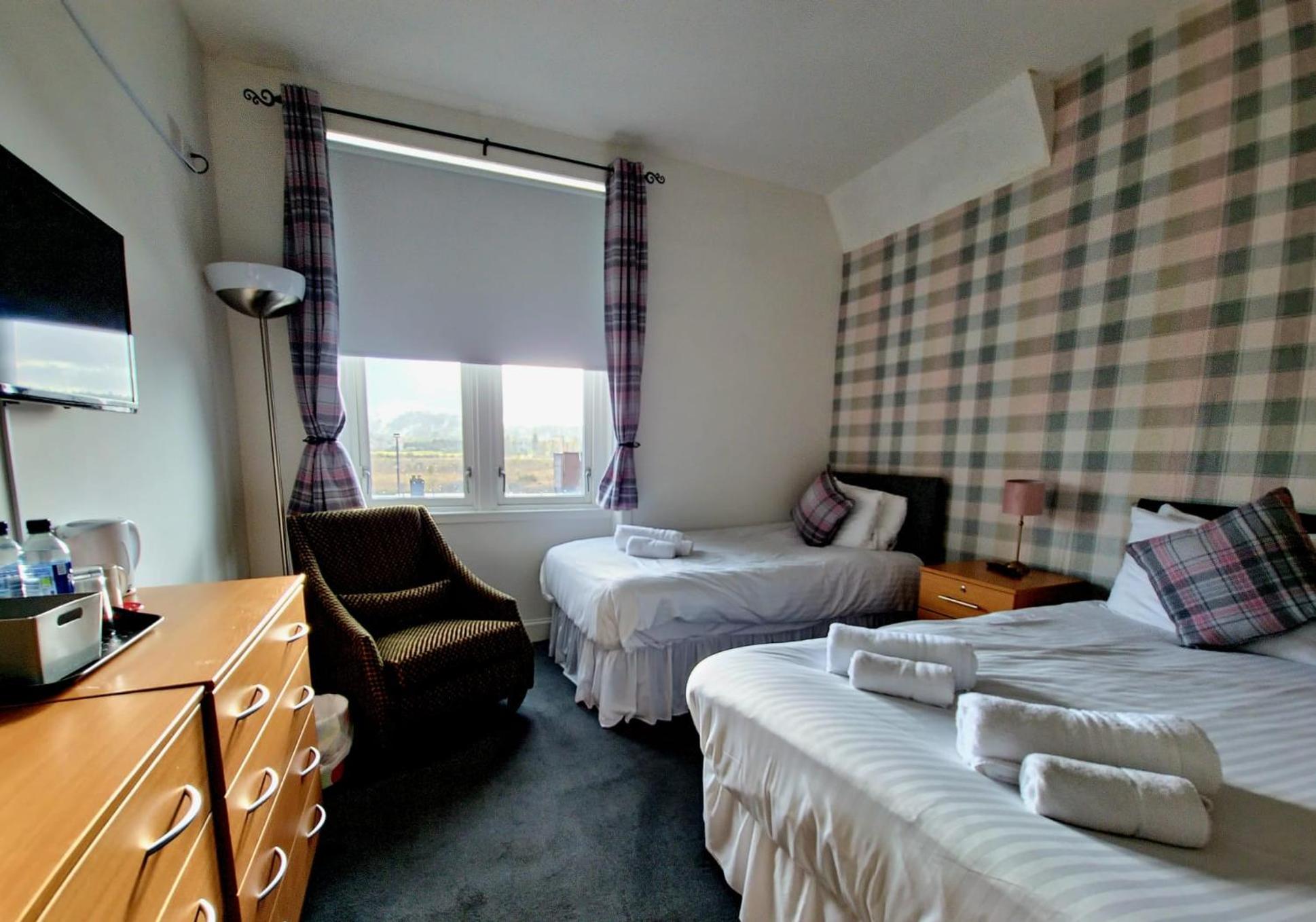 Standard Family Room - Photo 7