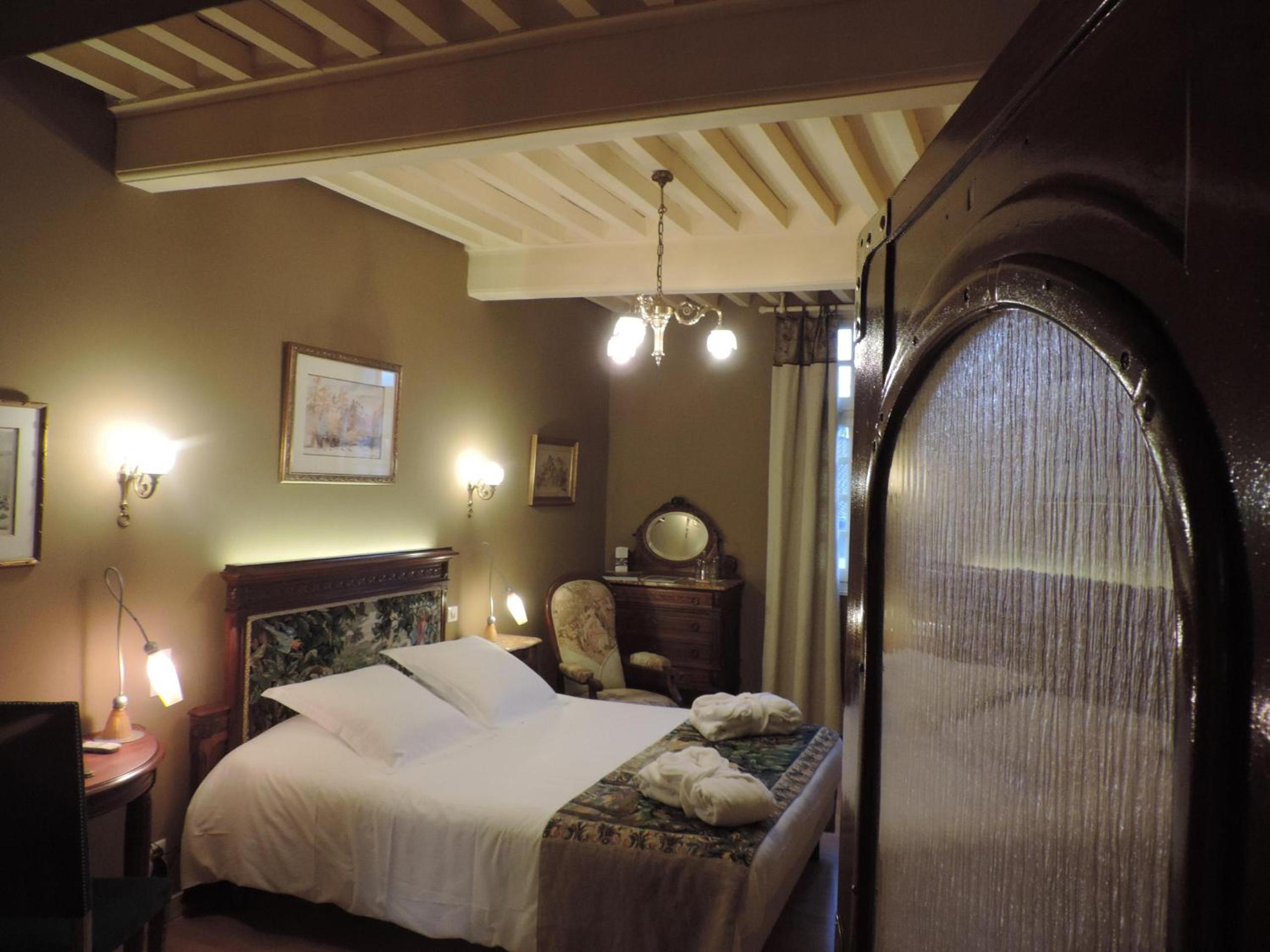 Double Room with Private Bathroom - Photo 1